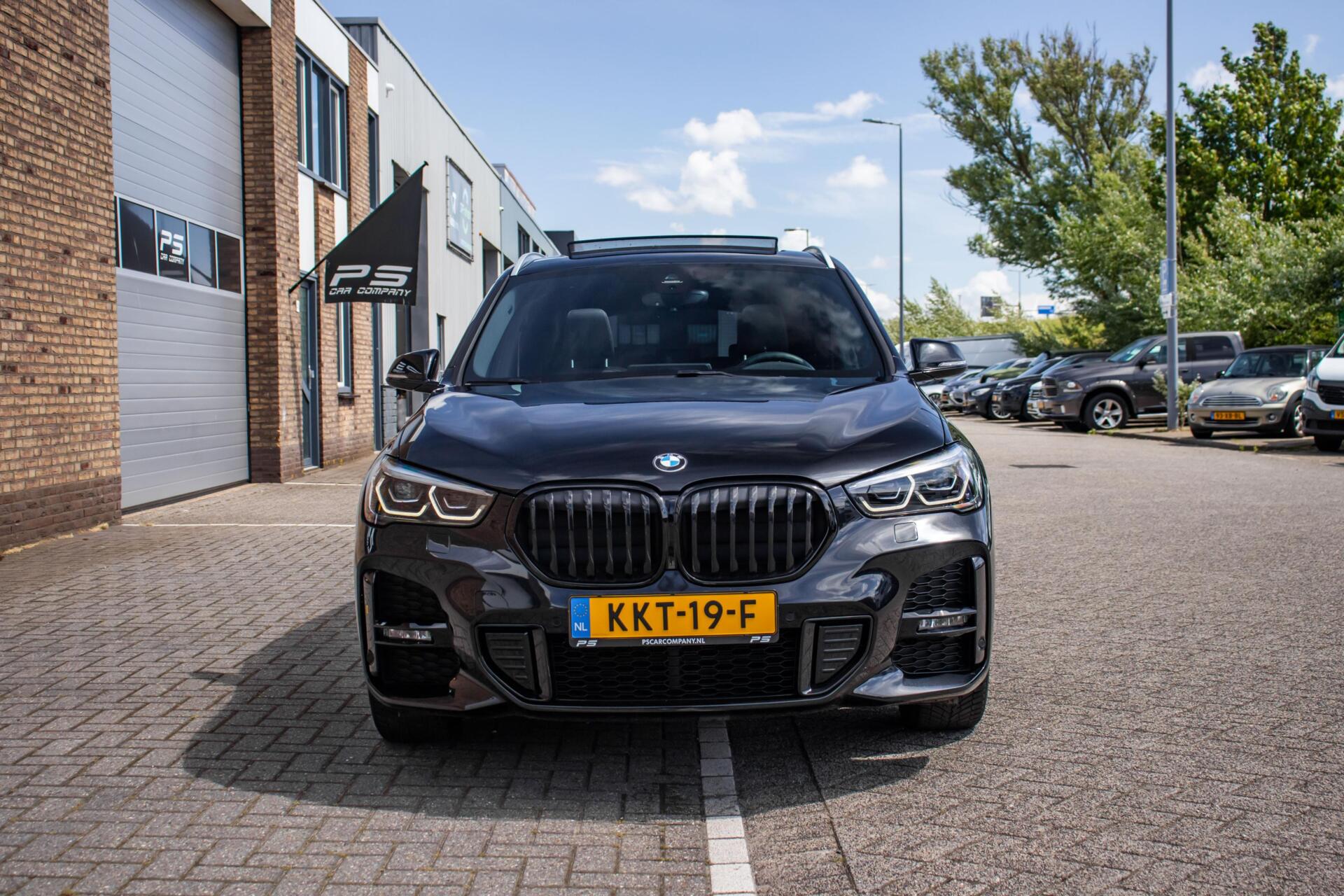 Foto van BMW X1 Xdrive25e