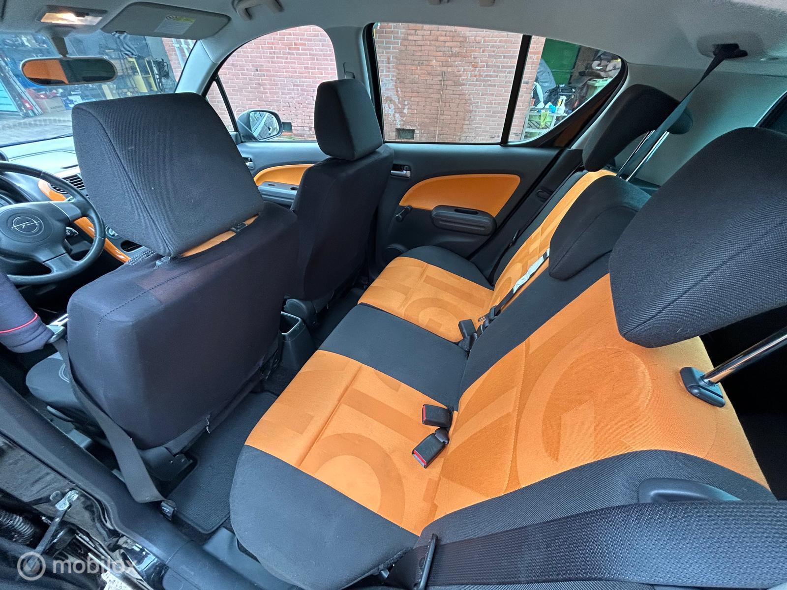 Foto van Opel Agila