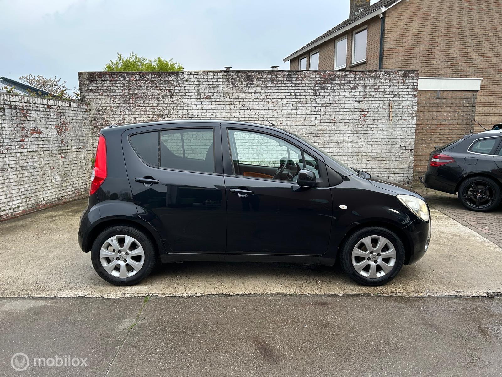 Foto van Opel Agila