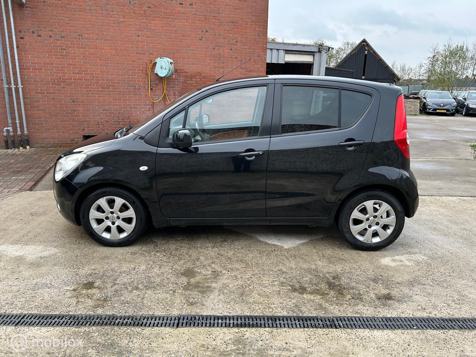Foto van Opel Agila