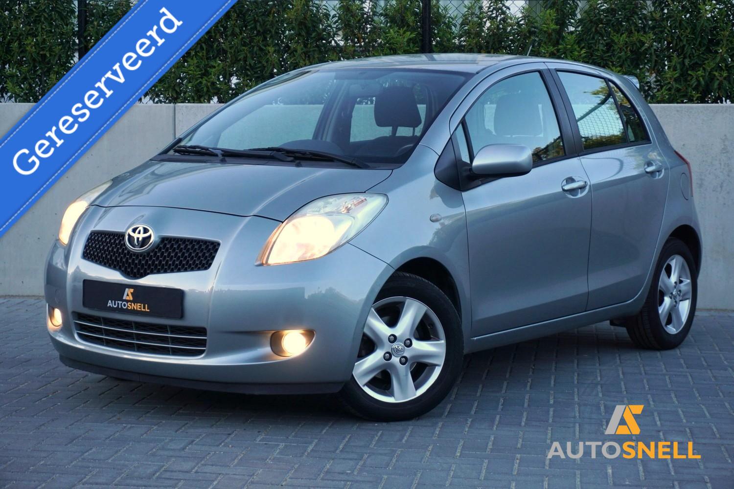 Toyota Toyota Yaris 1.3 VVTi Luna MMT Automaat met lage km stand! 2007 - voorkant
