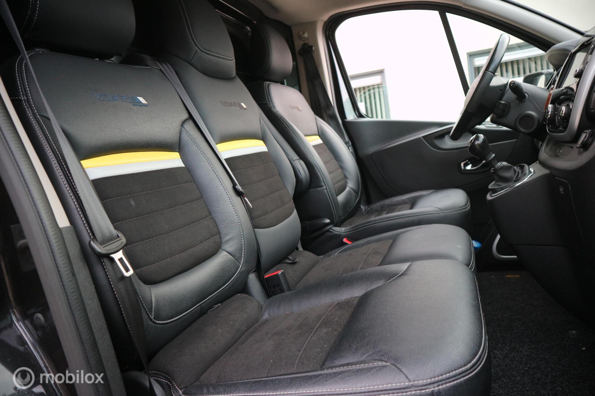Foto van Opel Vivaro-b