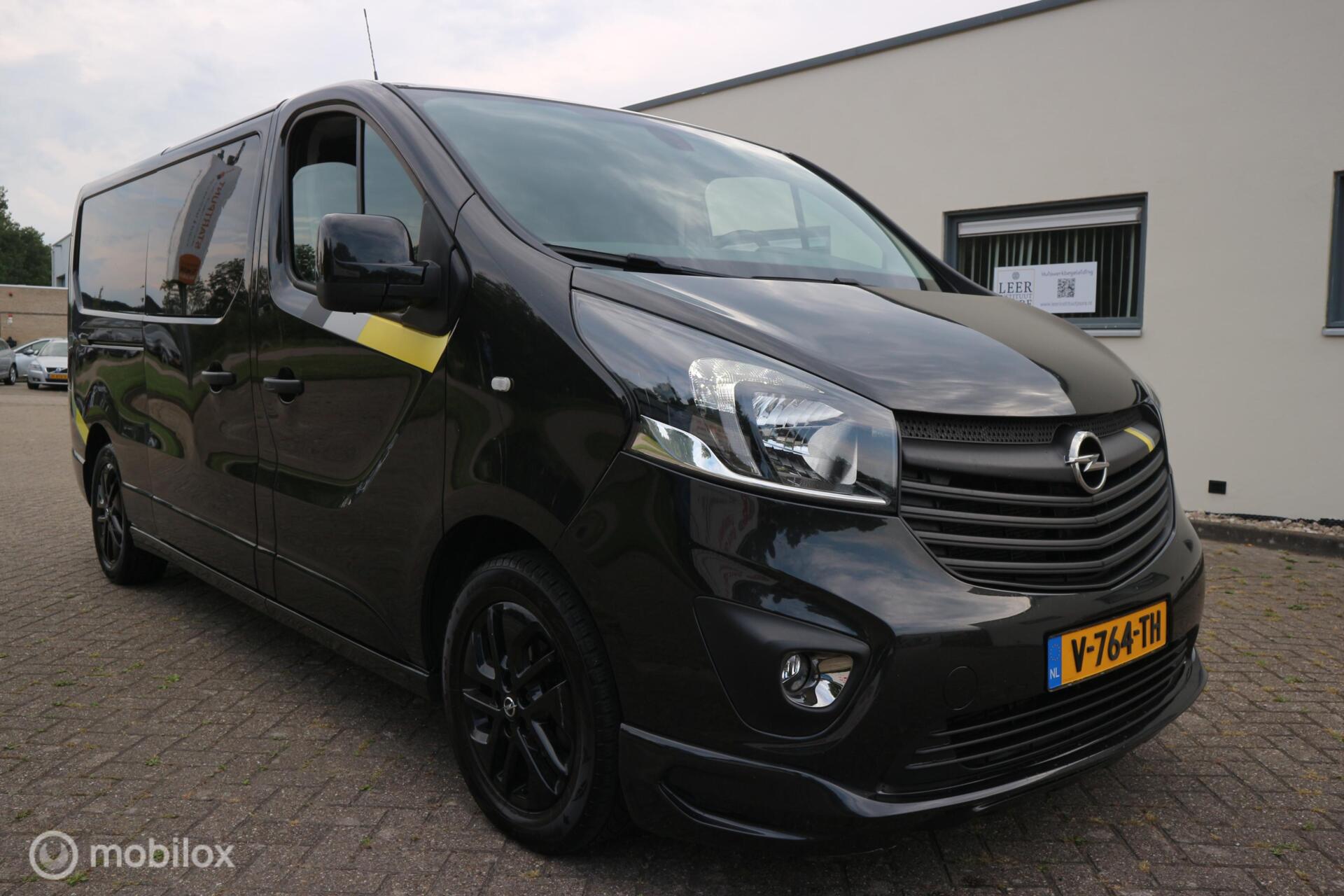Foto van Opel Vivaro-b