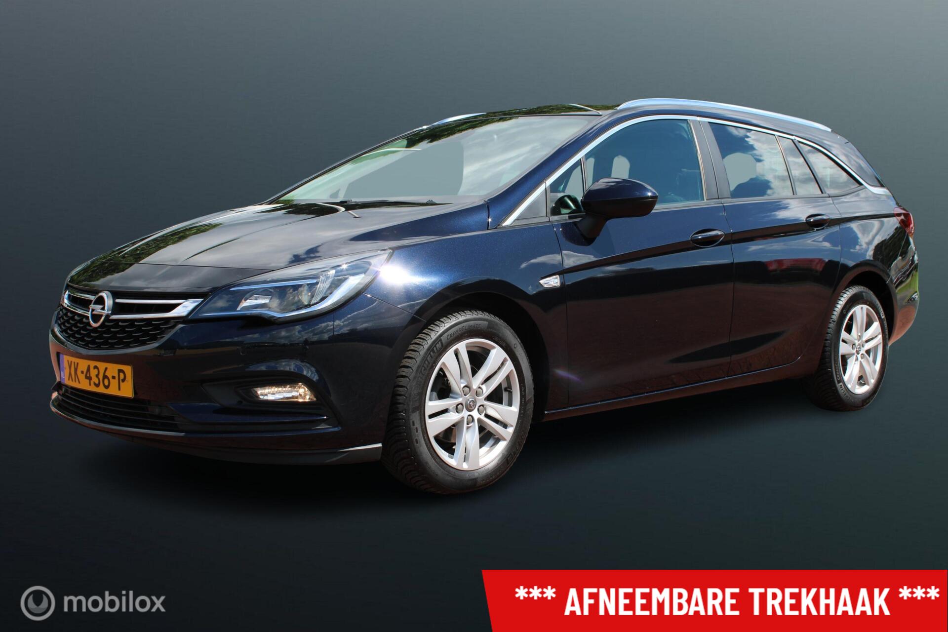 Opel Astra Sports Tourer 1.4 Turbo 150 PK Innovation, Sportstoelen, Trekhaak, Pdc voor + achter, Stoel-stuurverwarming, Donker glas, Cruise, App connect 2019 - voorkant