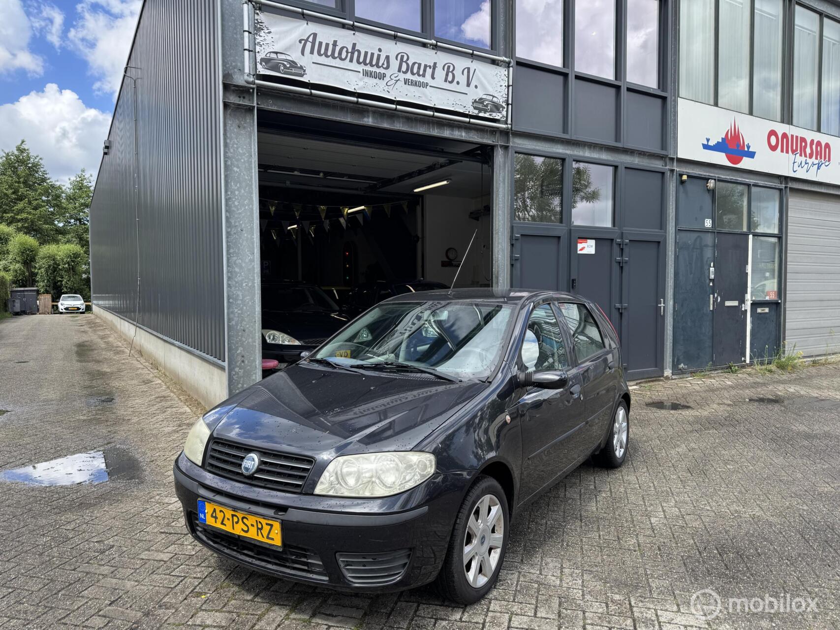 Fiat Punto 1.4-16V Dynamic 2004 - voorkant