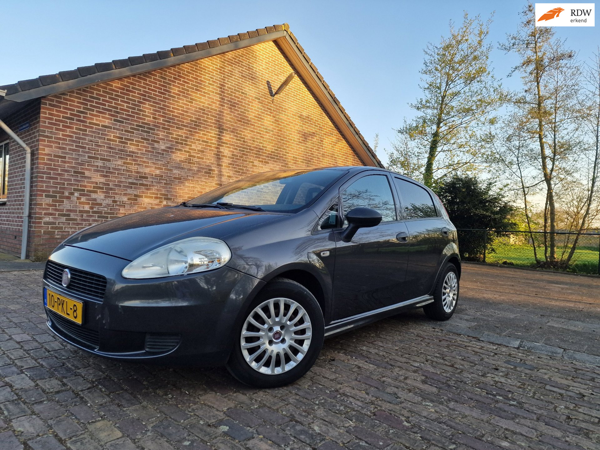 Fiat Fiat Punto 1.3 M-Jet Actual PSENSOR AIRCO 2 X SLEUTELS 2011 - voorkant