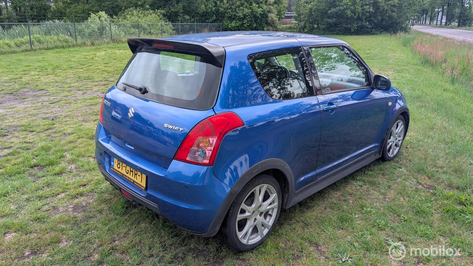 Foto van SUZUKI SWIFT