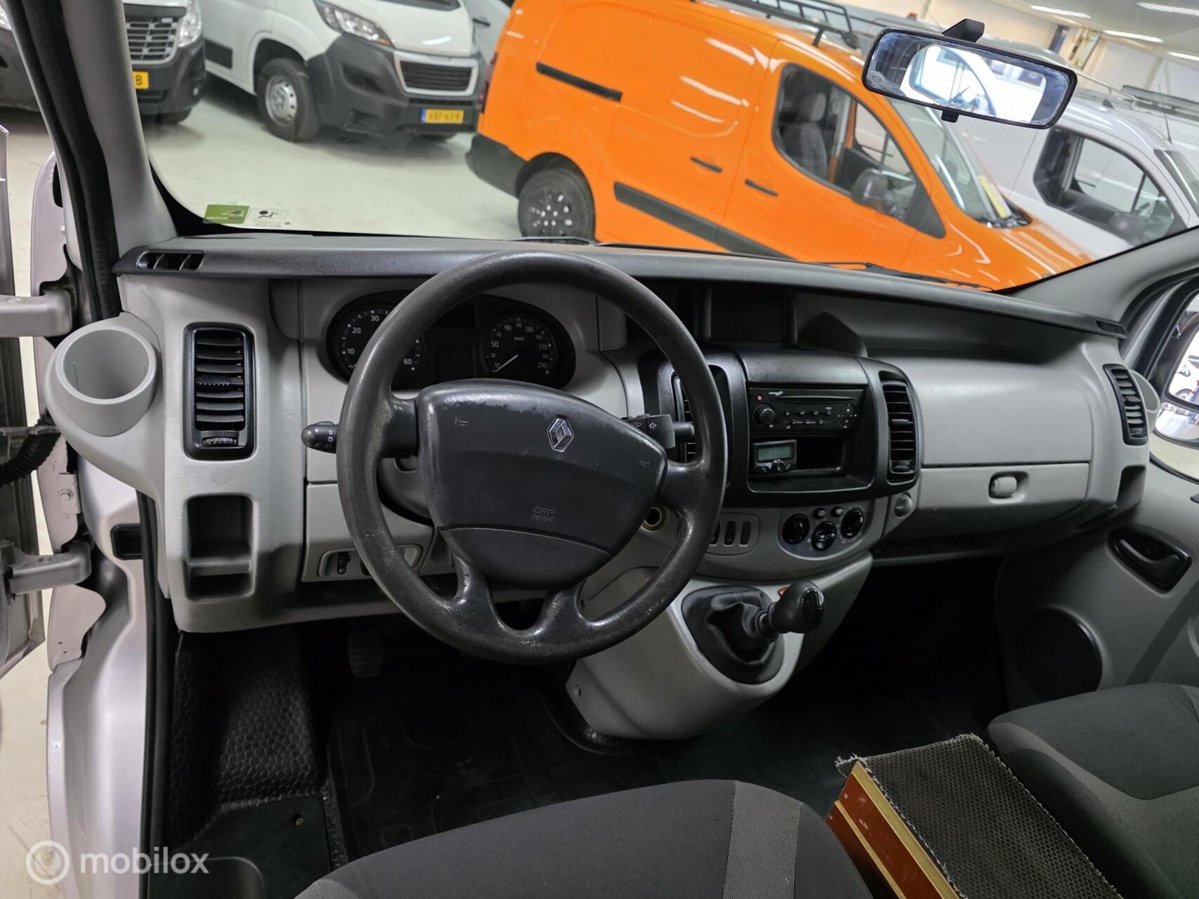 Foto van Renault Trafic T27 L1/h1 2.0 Dci 66kw E4