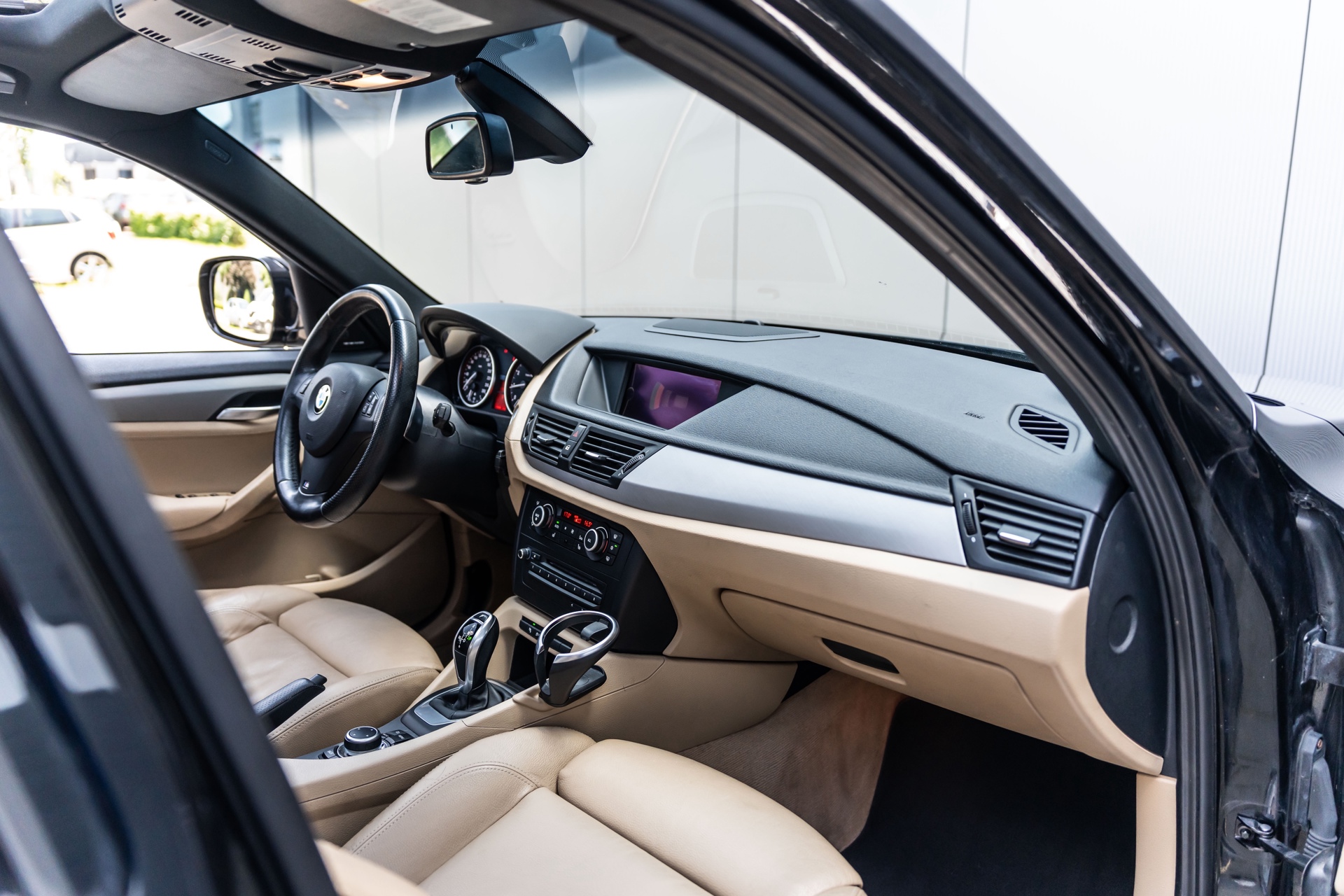 Foto van BMW X1 xDrive 28i
