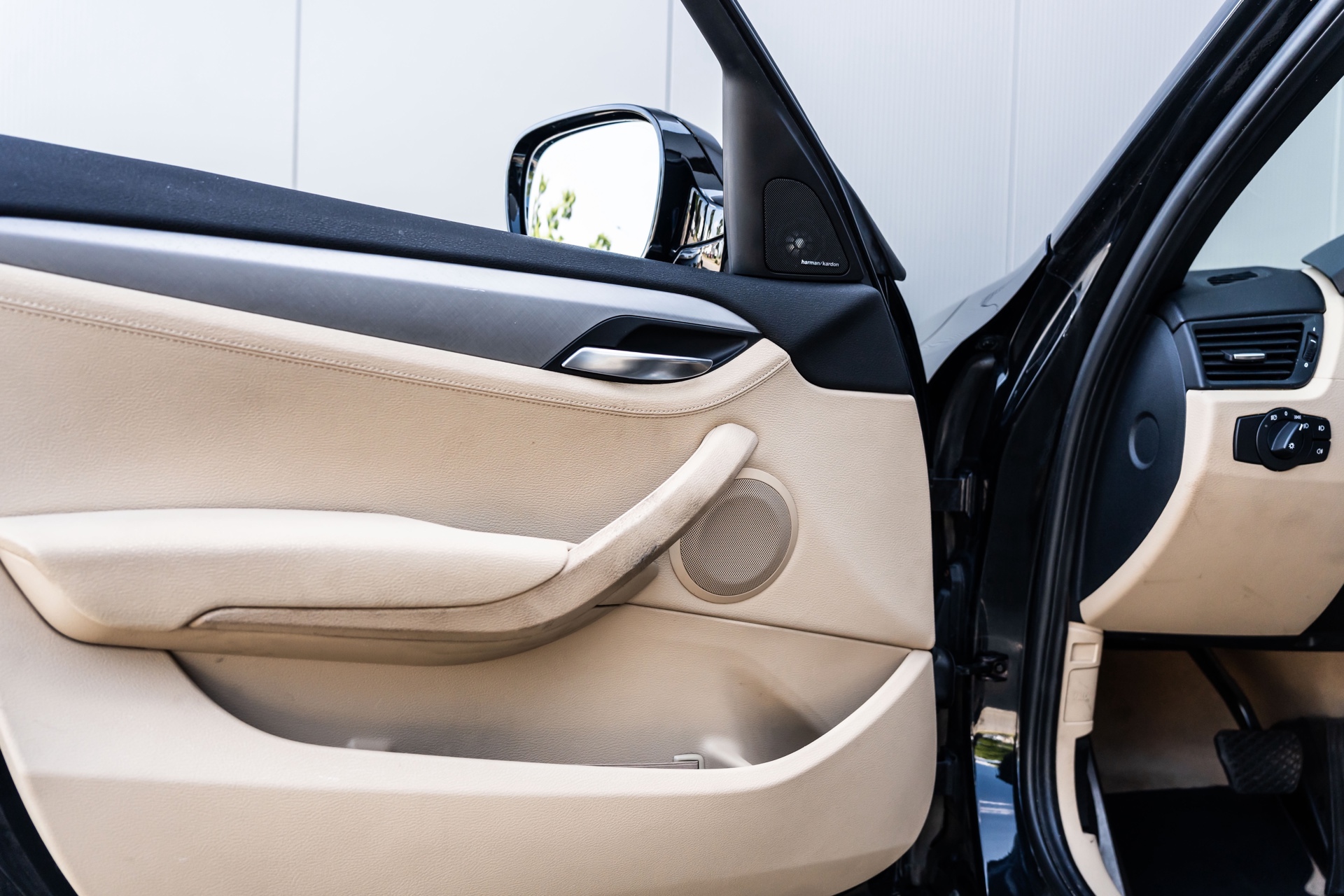 Foto van BMW X1 xDrive 28i