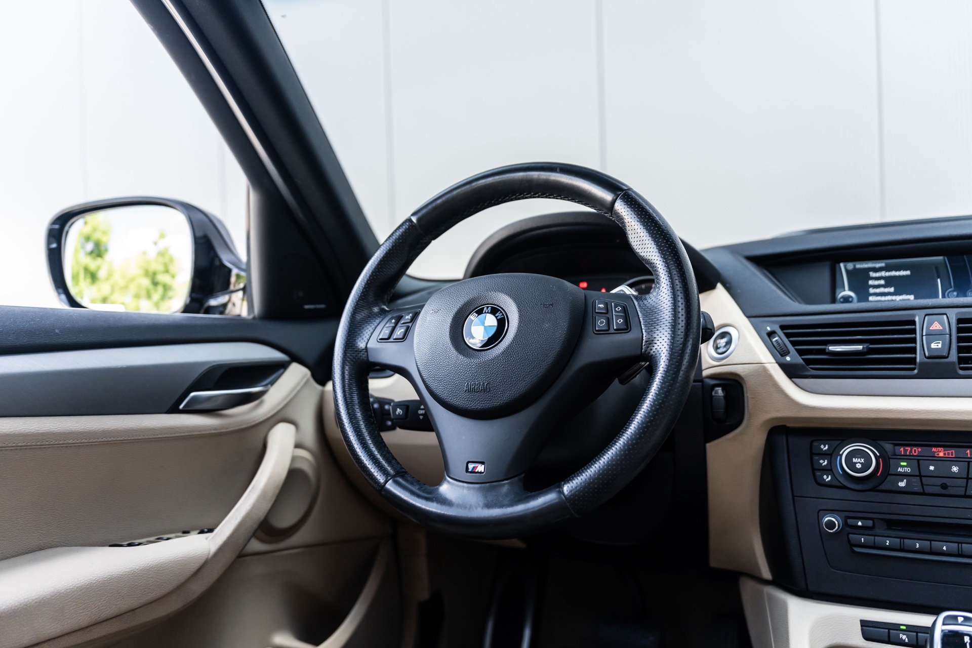 Foto van BMW X1 xDrive 28i