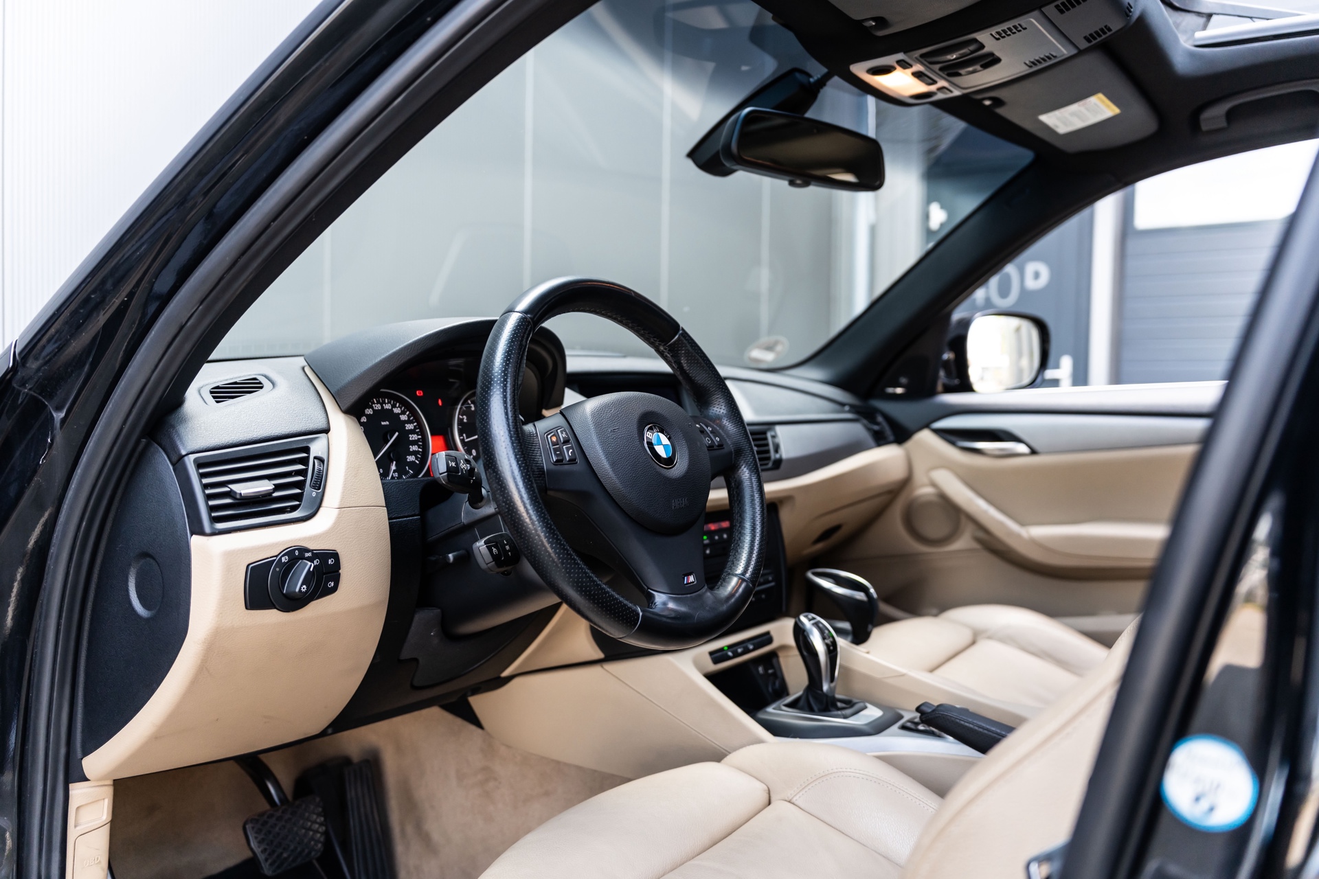 Foto van BMW X1 xDrive 28i
