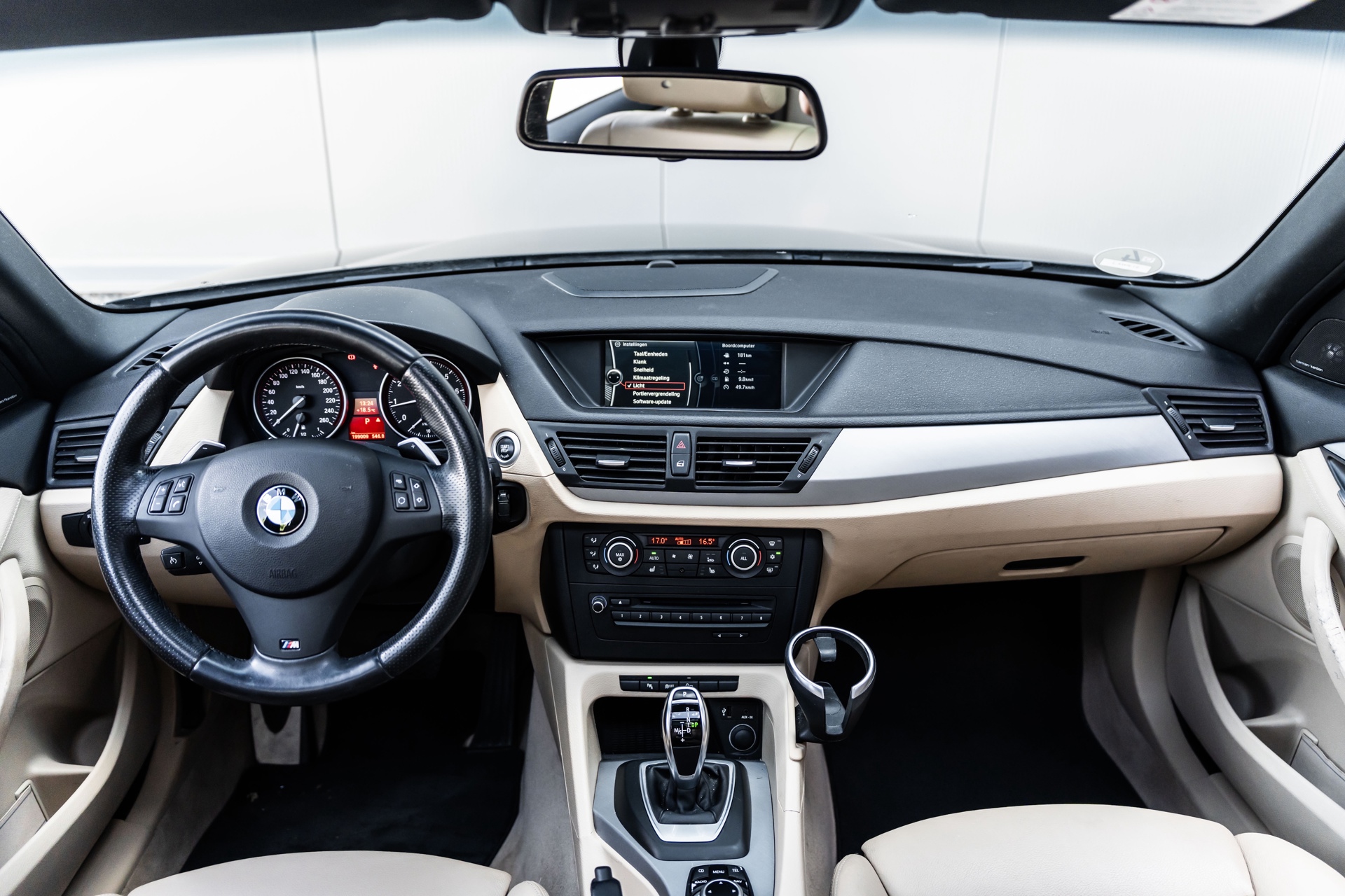 Foto van BMW X1 xDrive 28i