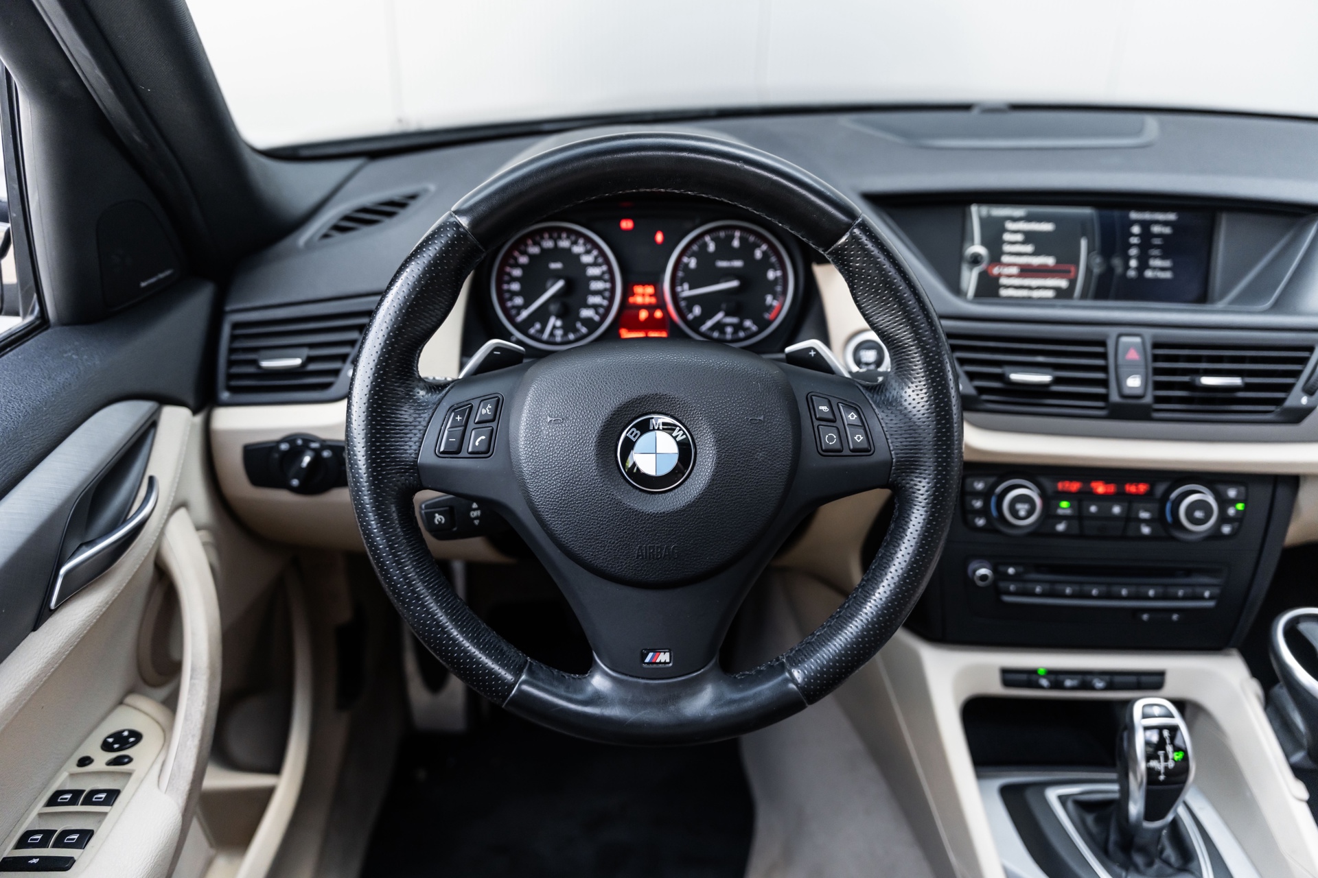 Foto van BMW X1 xDrive 28i