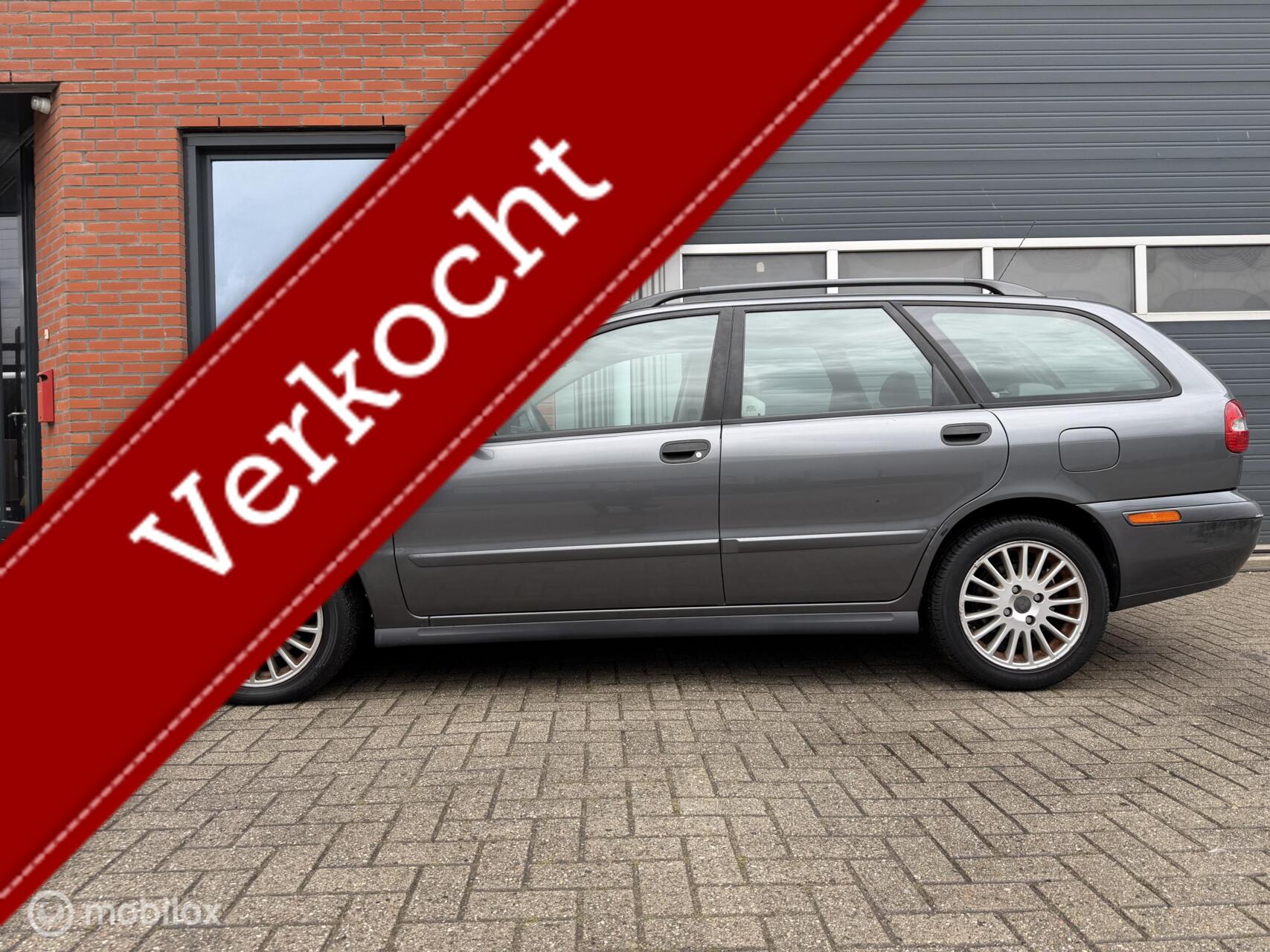 Volvo V40 1.8 Europa Nordic - 2e eig. - dealer onderh. 2004 - voorkant