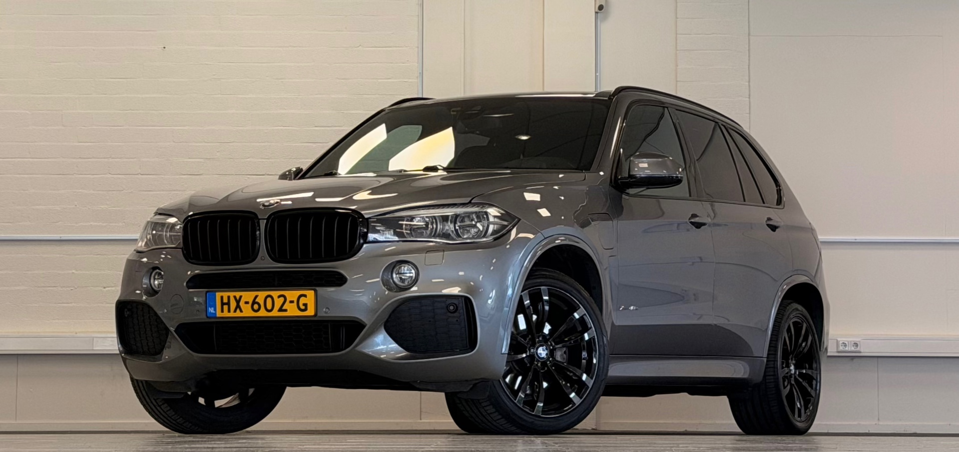 Foto van BMW X5 XDRIVE40E