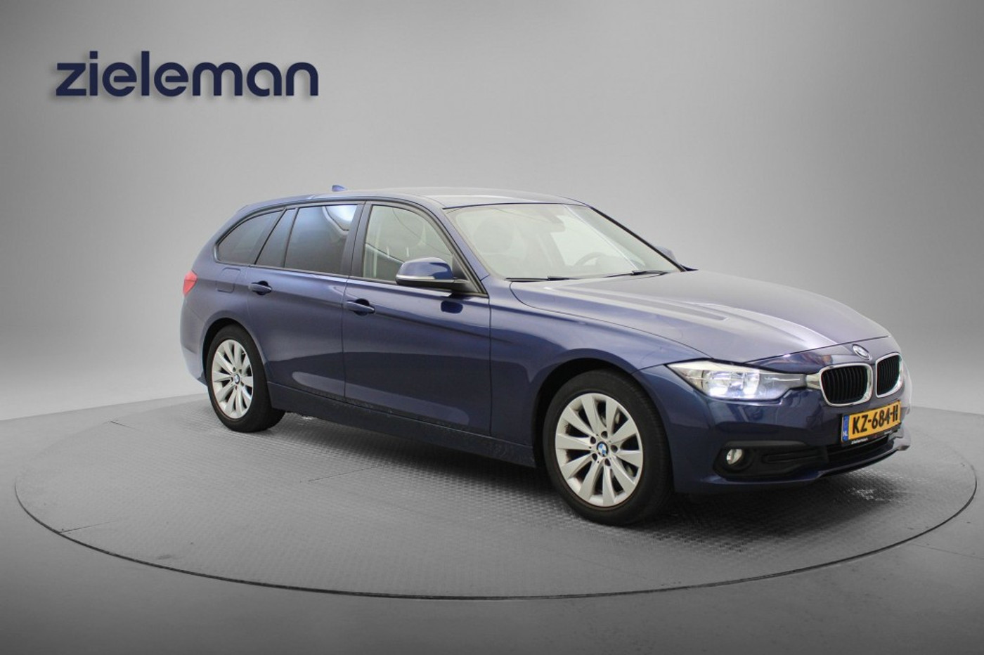 BMW 318i Touring 318i - Navi, Cruise 2017 - voorkant
