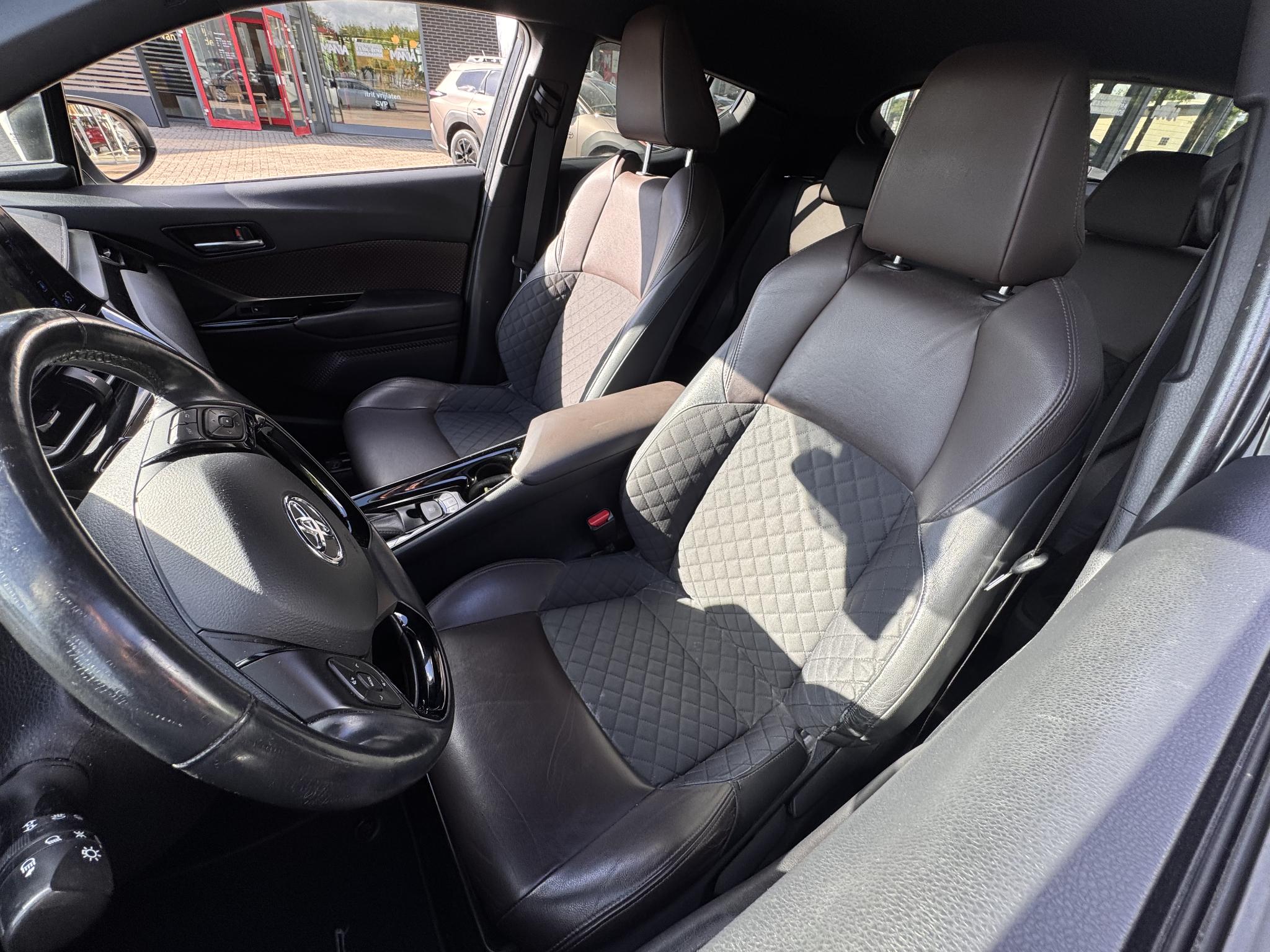Foto van Toyota Toyota C-hr