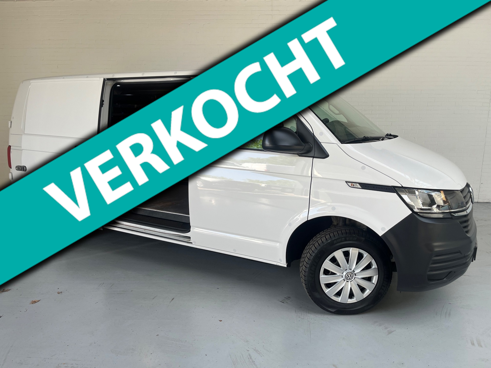 Volkswagen Transporter Servicewagen 2.0 TDI 110pk euro6 L2H1 Comfortline Airco, CruiseControl, Sortimo Inrichting RIJKLAARPRIJS! 2020 - voorkant