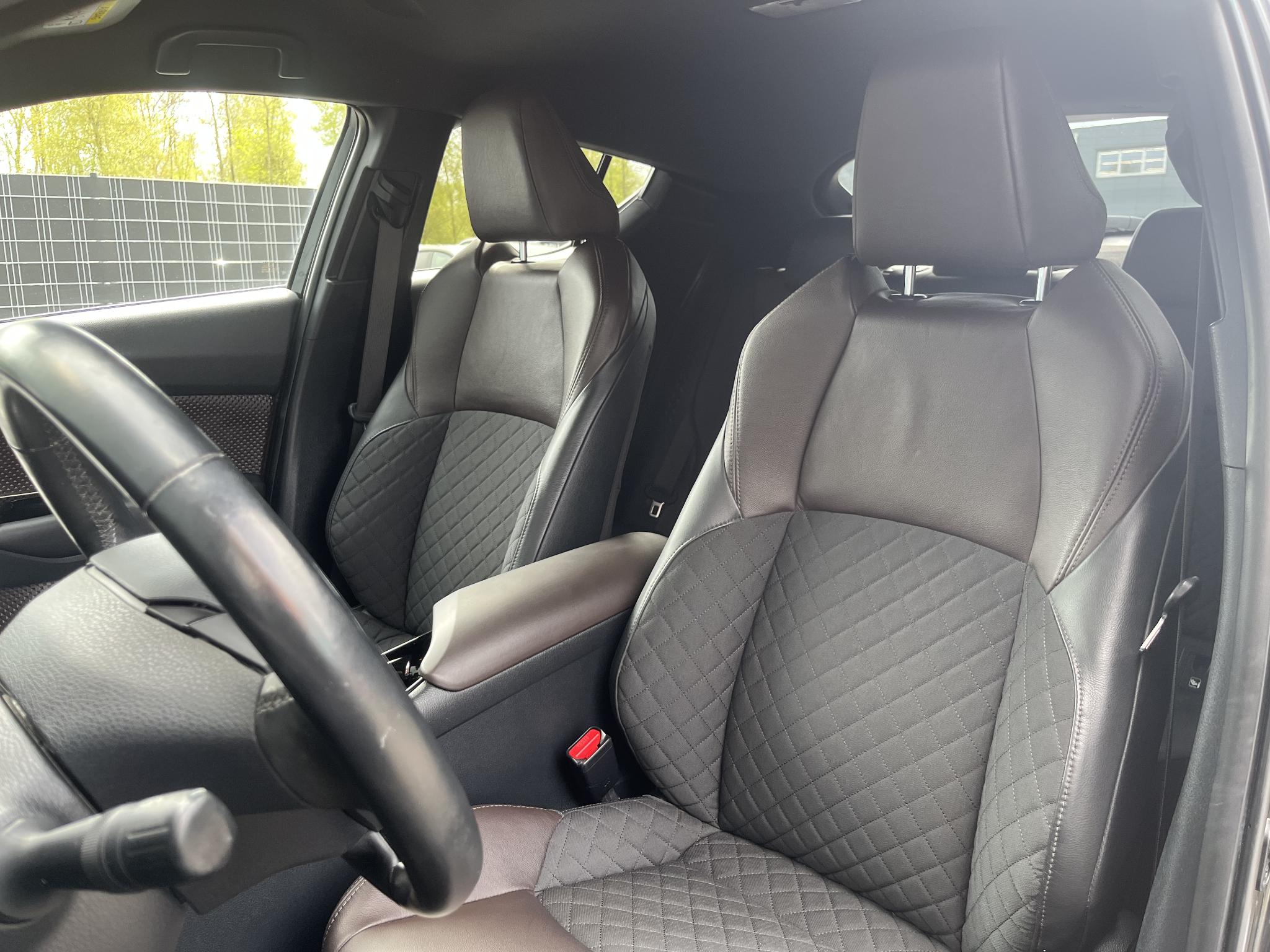 Foto van Toyota Toyota C-hr