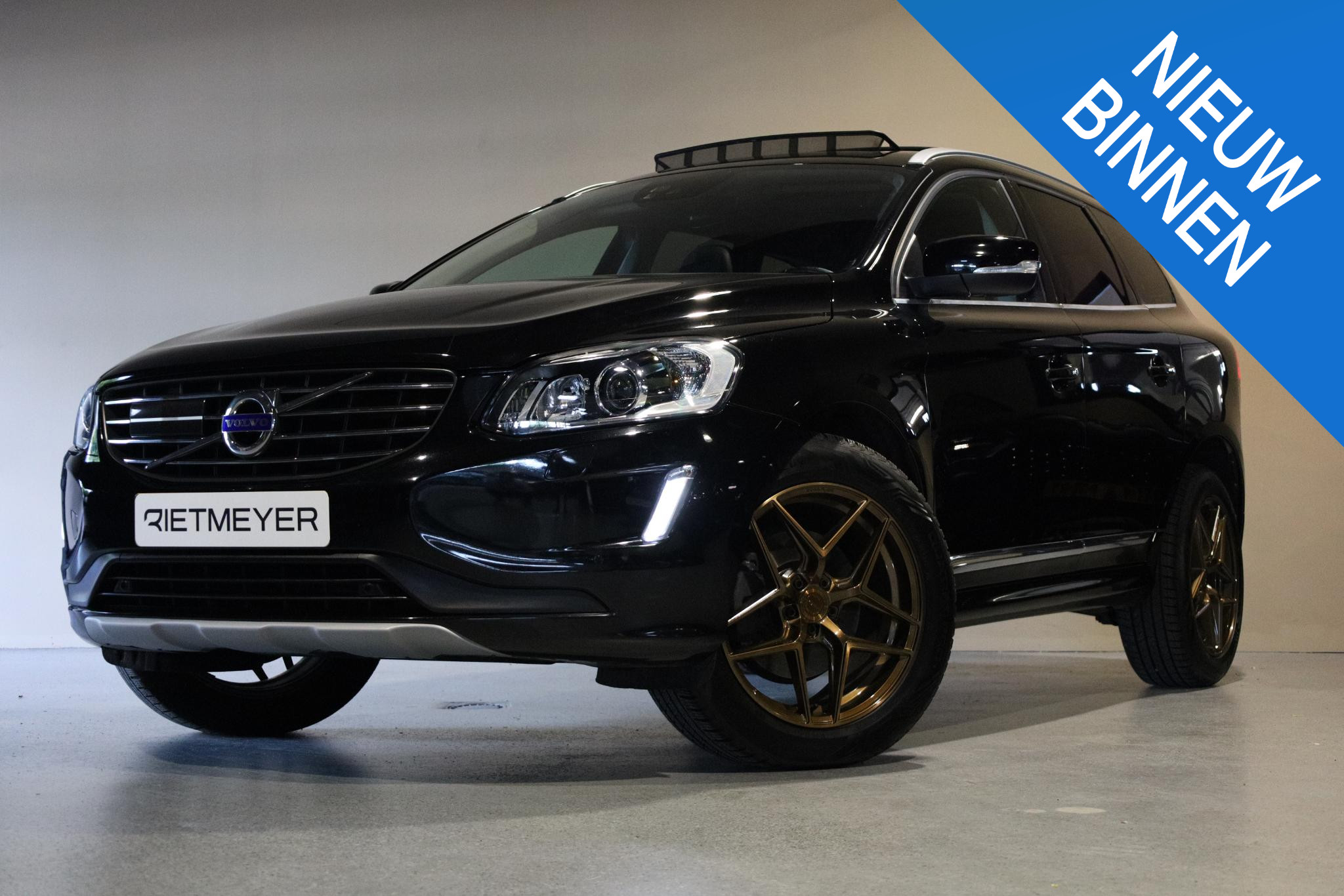 Volvo Xc60 2.0 T5 FWD R-Design 2016 - voorkant