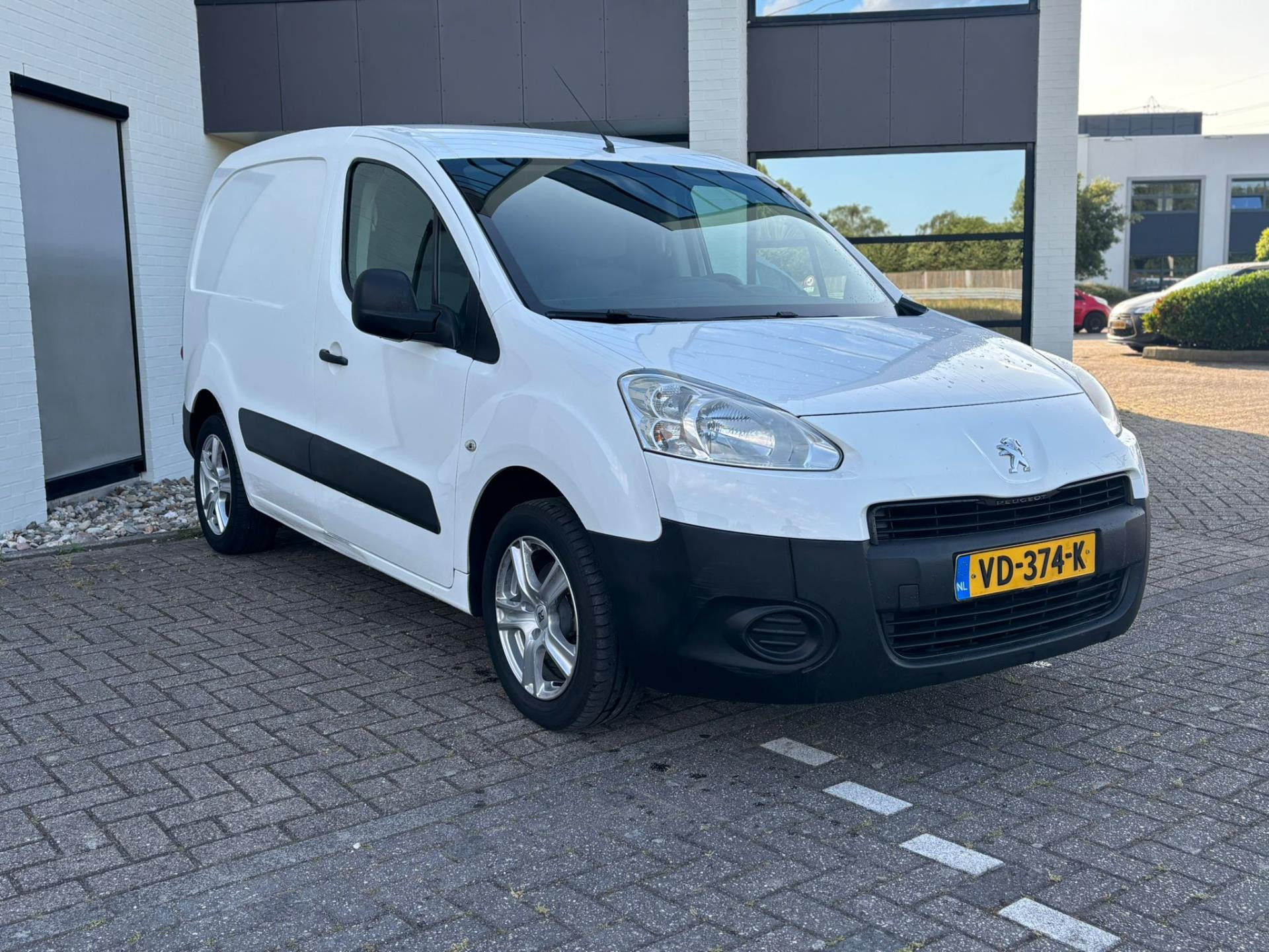 Foto van Peugeot Partner