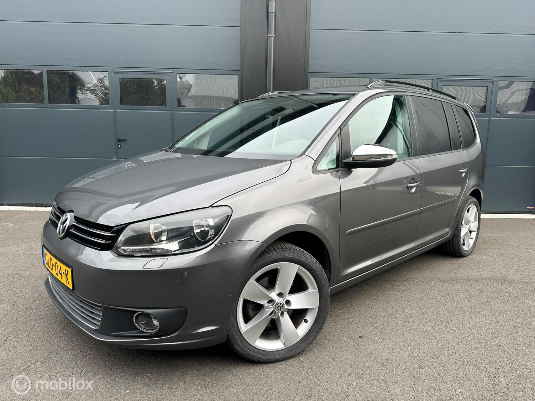 Volkswagen Touran 1.4 TSI 7-zits Pano MOTOR NIET 100% 2011 - voorkant