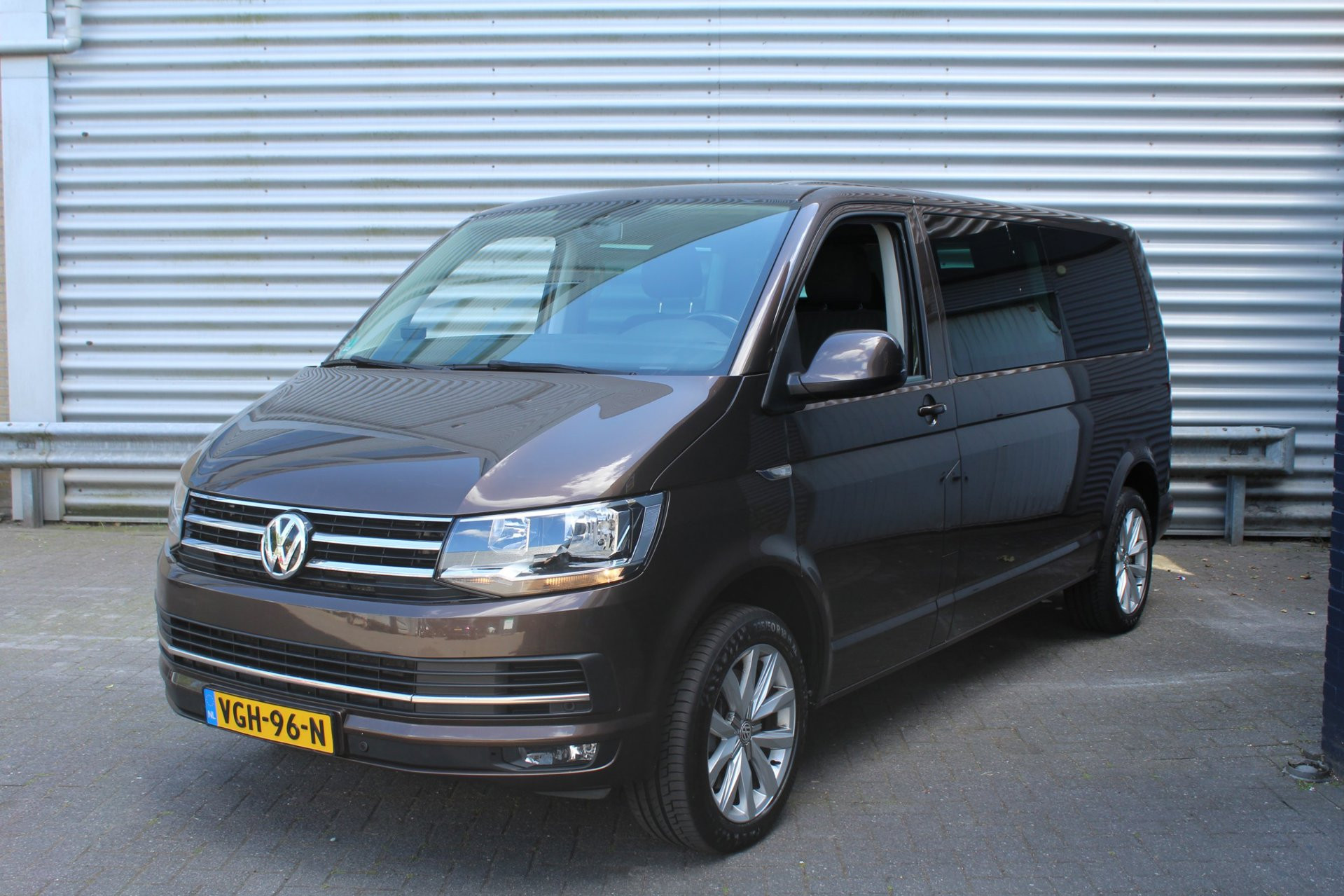 Foto van VOLKSWAGEN KOMBI