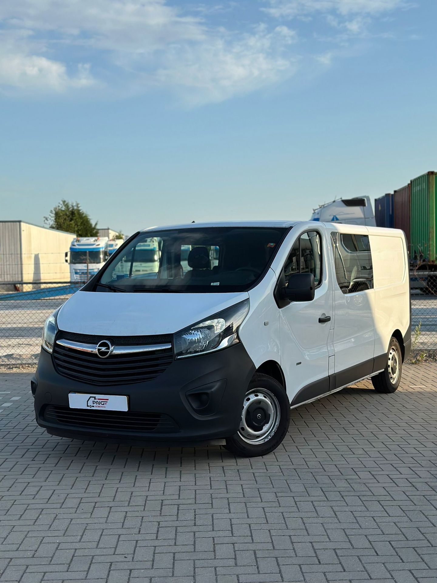 Opel Vivaro 1.6 CDTI L2H1 DC Edition EcoFlex 2016 - voorkant