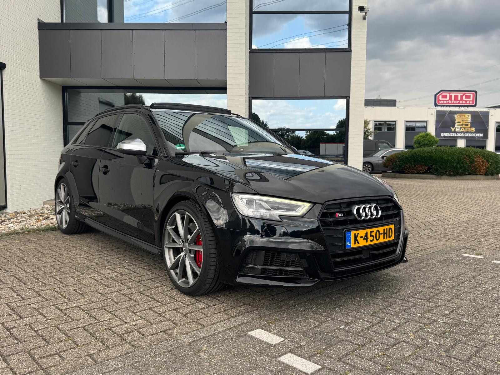 Audi A3 Sportback 2.0 TFSI S3 quattro Pro Line Plus CARPLAY/PDC/CAMERA/RS-Seats/B&O/PANO/ACC/LANE-ASSIST/ 2017 - voorkant