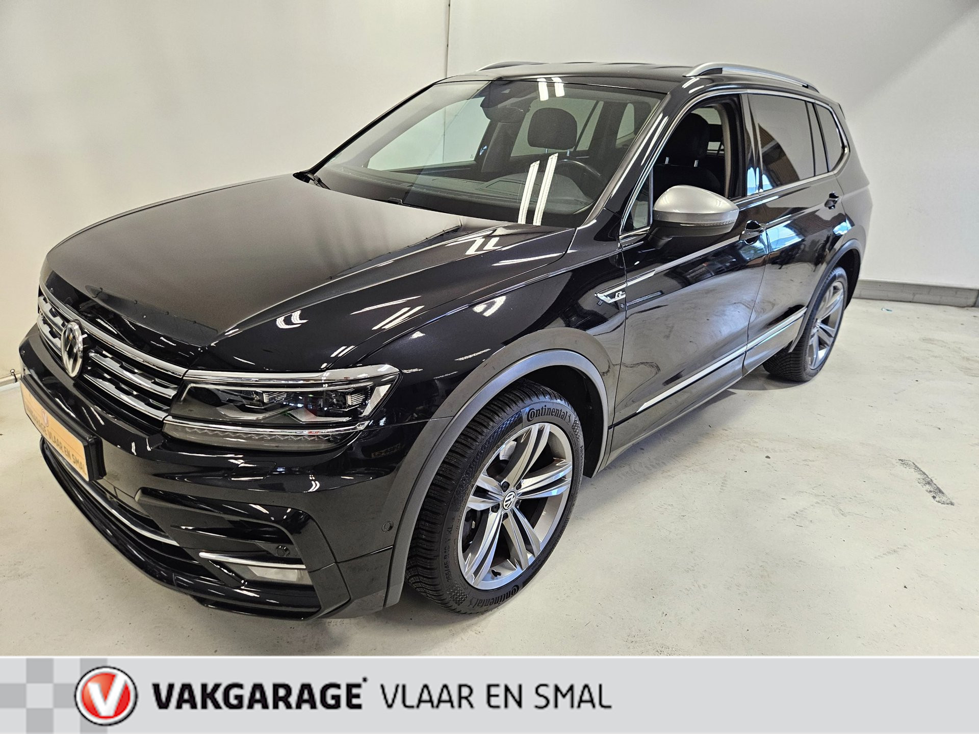 Volkswagen Tiguan 2.0 TSI 4Motion Highline-R line -Leder-Electr trekhaak-3d cockpit-Head up-4 seizoensbanden-adapt Cruise 2019 - voorkant
