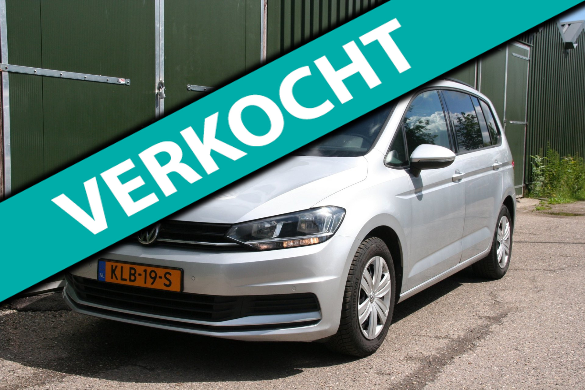 Volkswagen Touran 1.5 TSI Comfortline Business 7 PEROONS, AIRCO, NAVIGATIE, TREKHAAK 2020 - voorkant