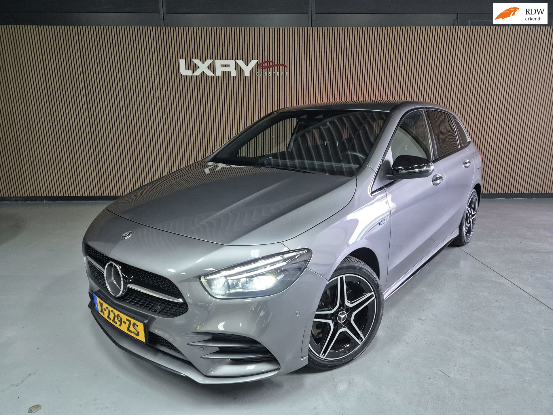 Mercedes-Benz B 250 E 250 e Business Solution AMG Limited | Clima | Camera | Navi | Stoelverwarming | 2020 - voorkant