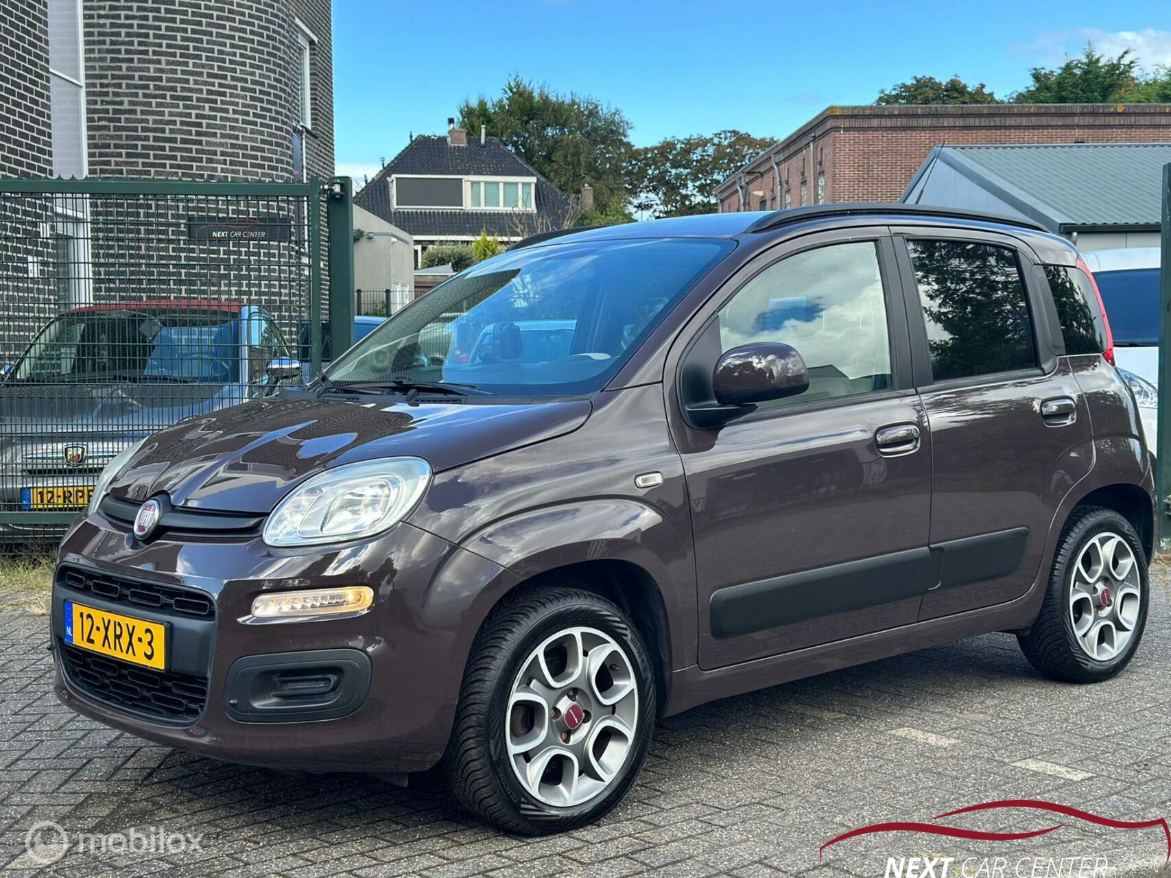 Fiat Panda 0.9 TwinAir Lounge Airco/Nav/Trekhaak 2012 - voorkant