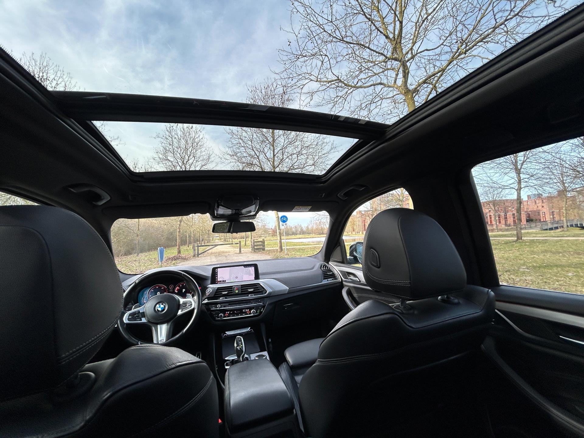 Foto van BMW X3 Xdrive20i