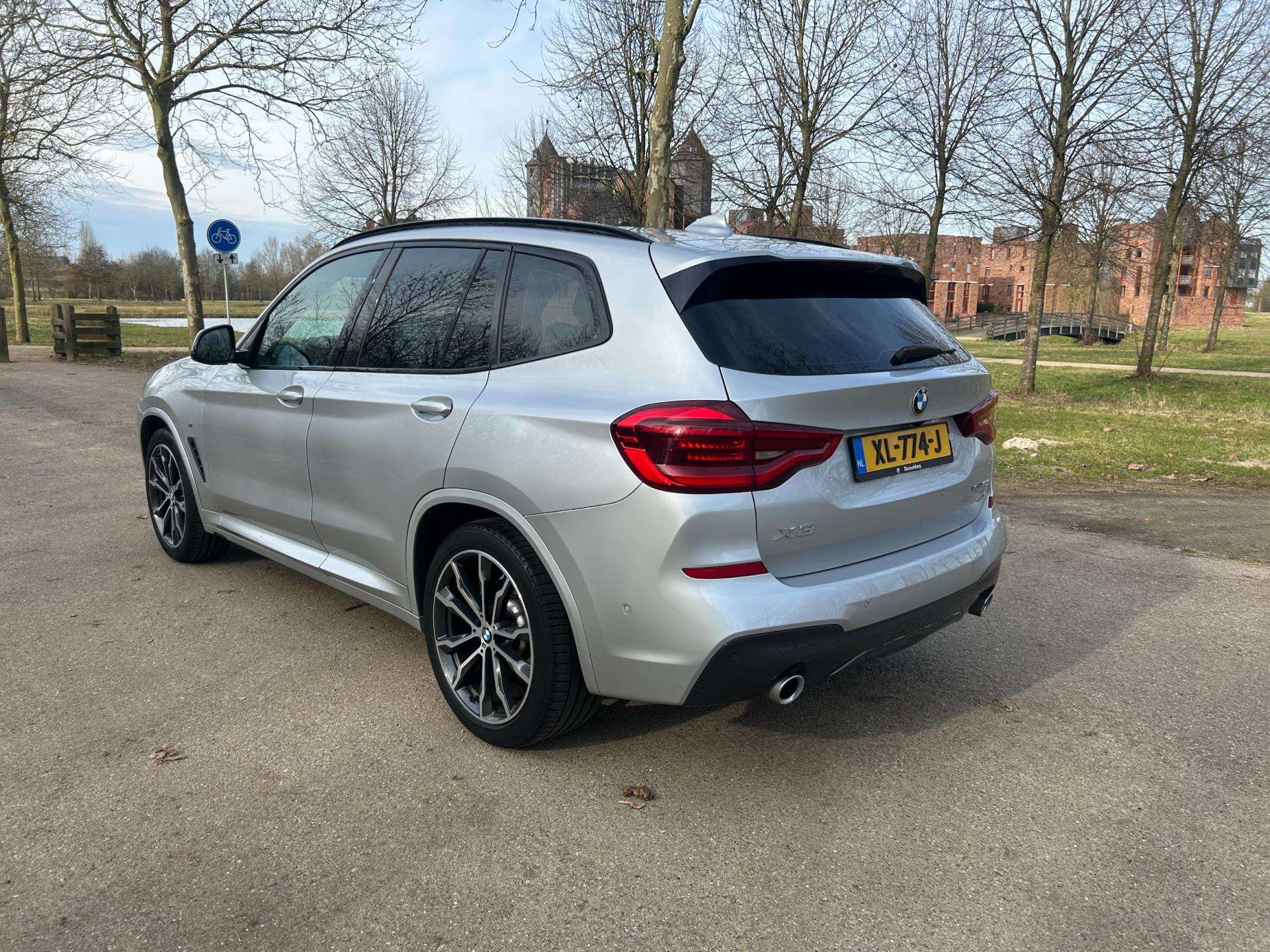 Foto van BMW X3 Xdrive20i