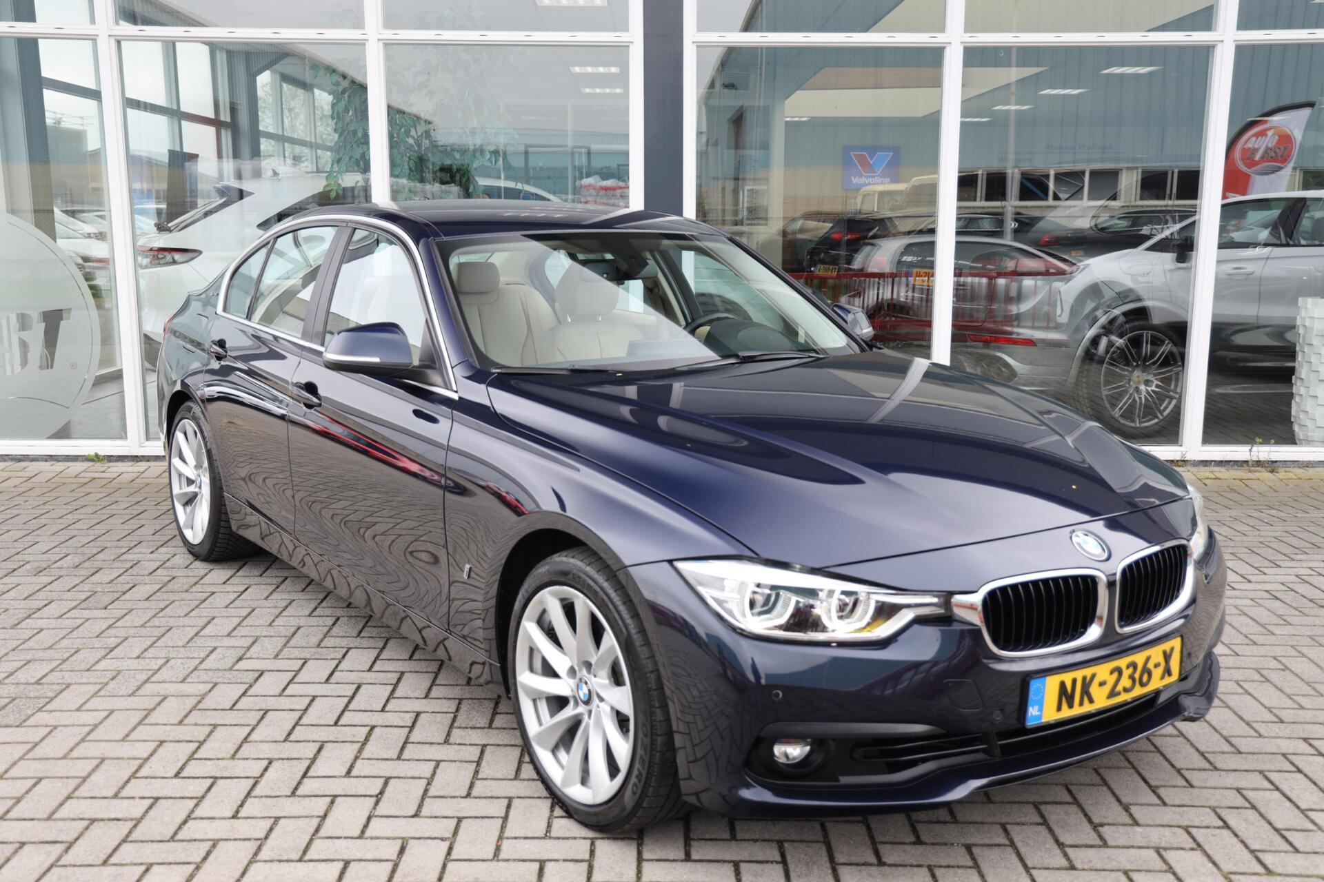 Foto van BMW 330e Iperformance