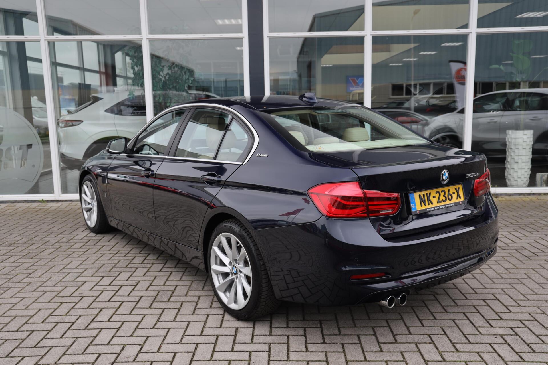 Foto van BMW 330e Iperformance