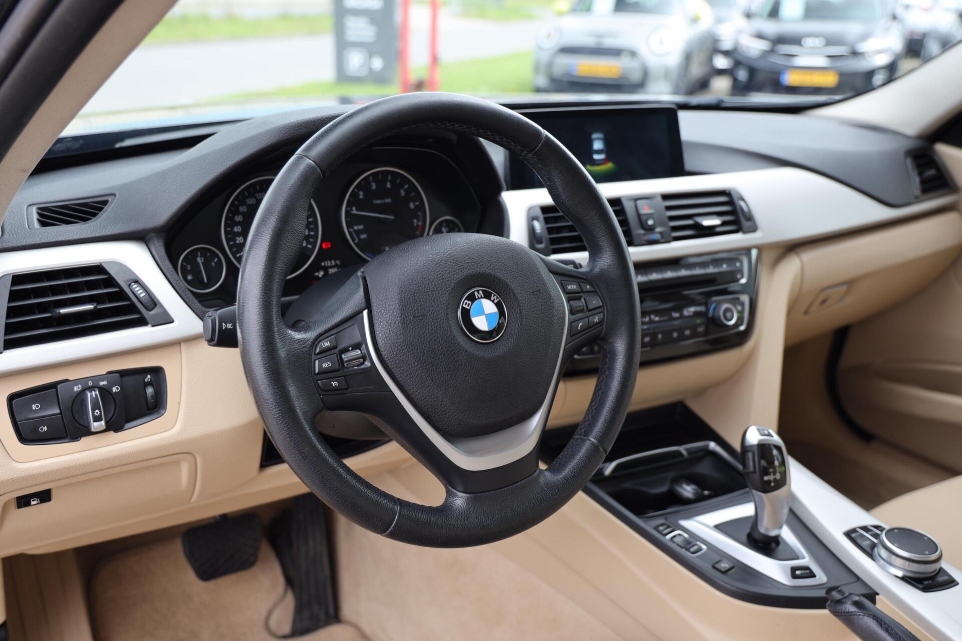 Foto van BMW 330e Iperformance