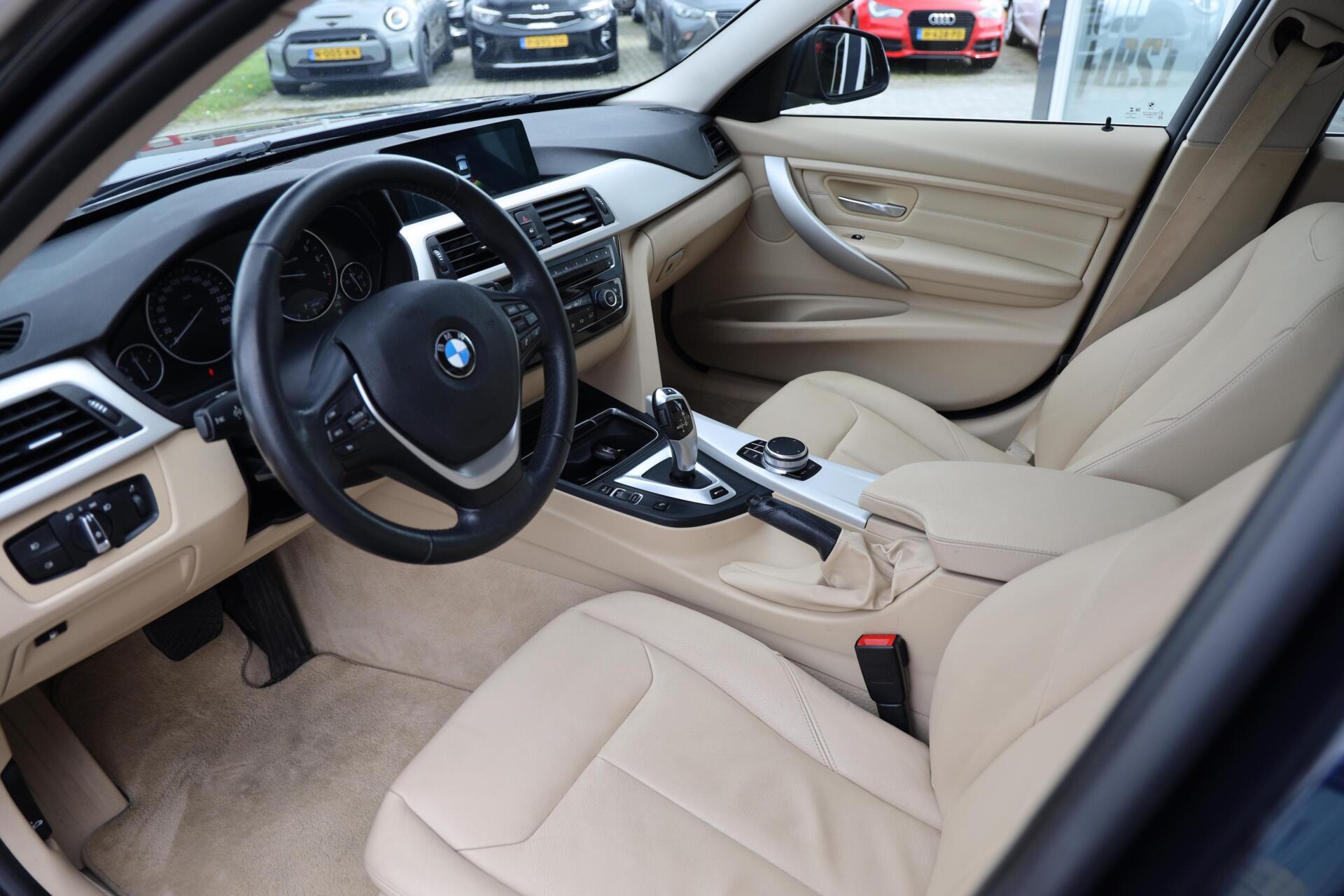 Foto van BMW 330e Iperformance