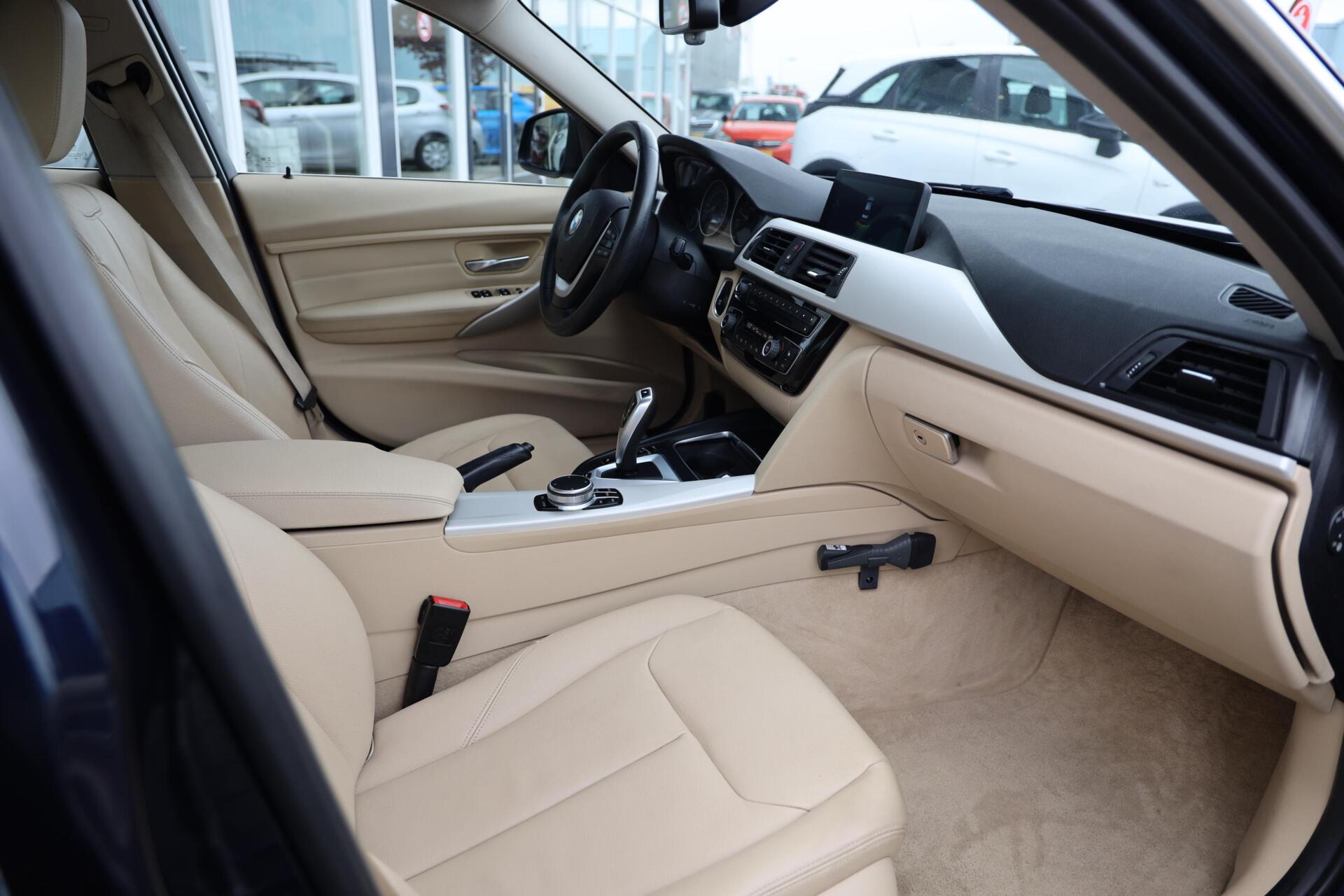 Foto van BMW 330e Iperformance