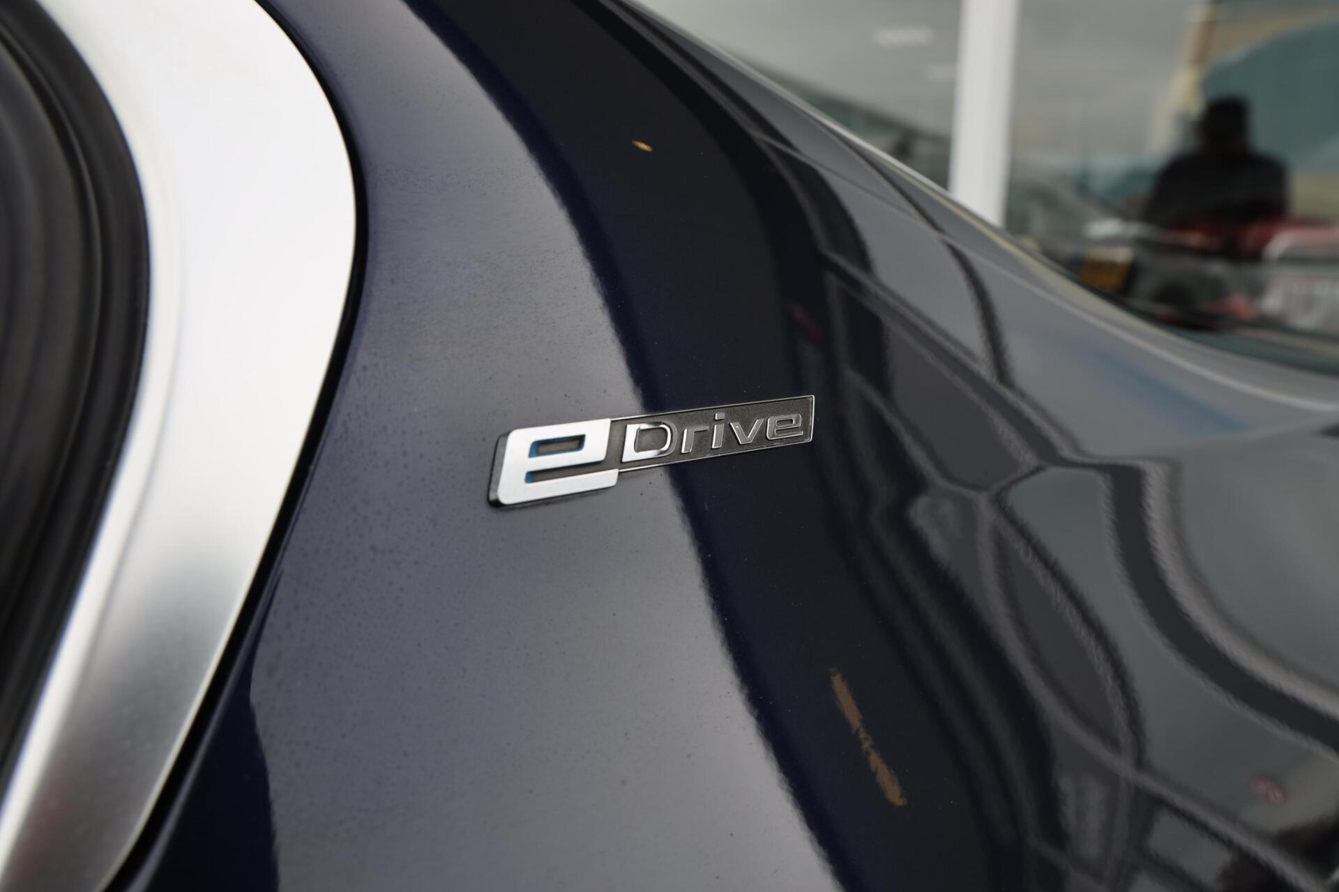 Foto van BMW 330e Iperformance