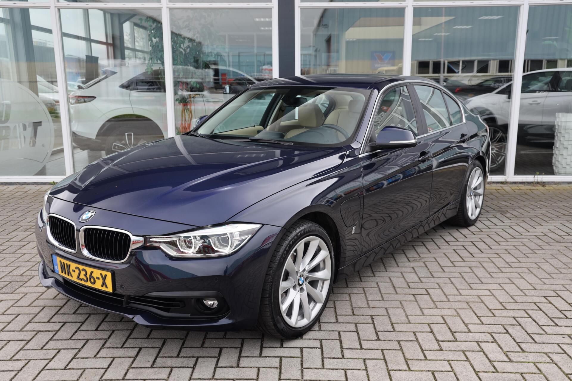 Foto van BMW 330e Iperformance
