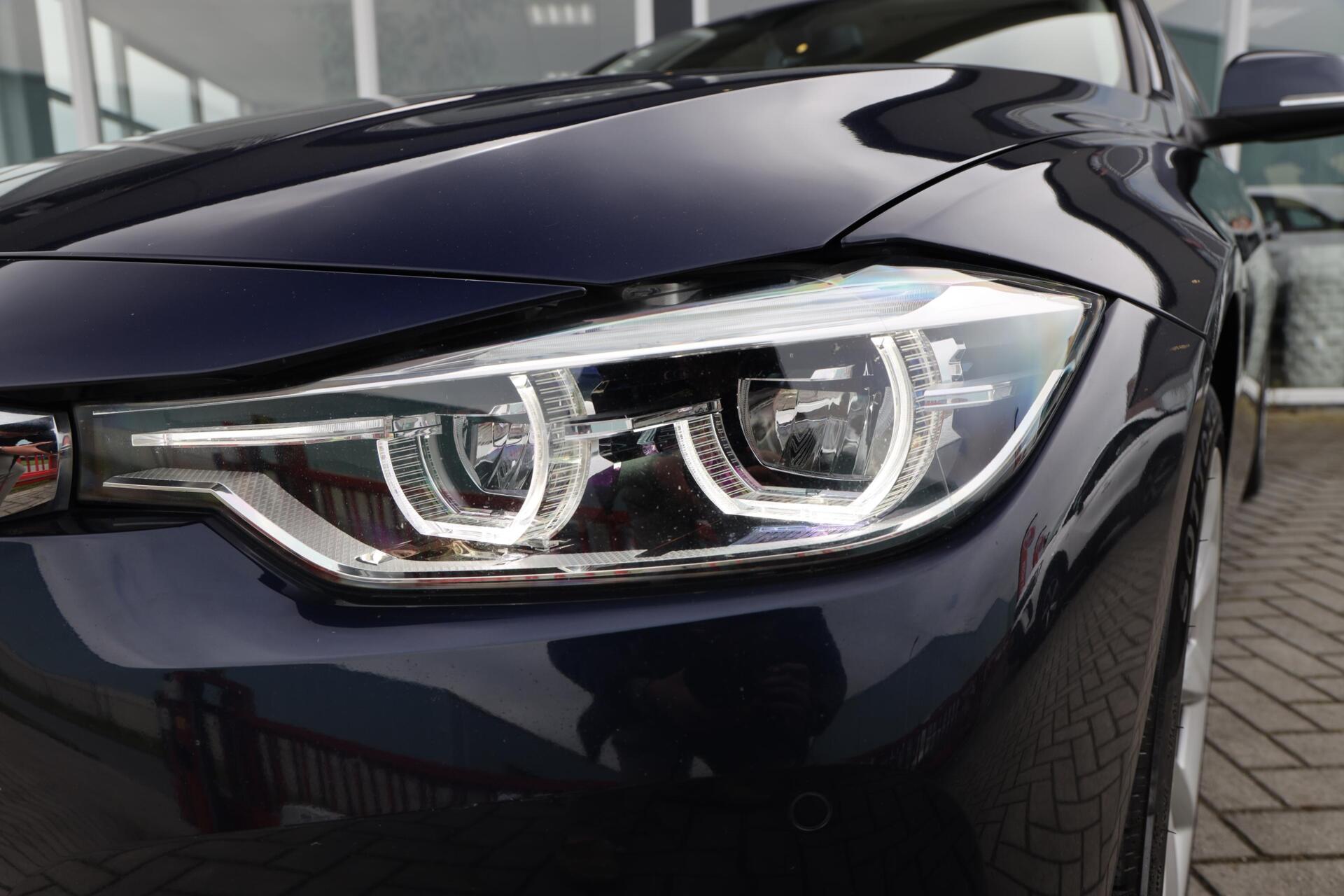 Foto van BMW 330e Iperformance