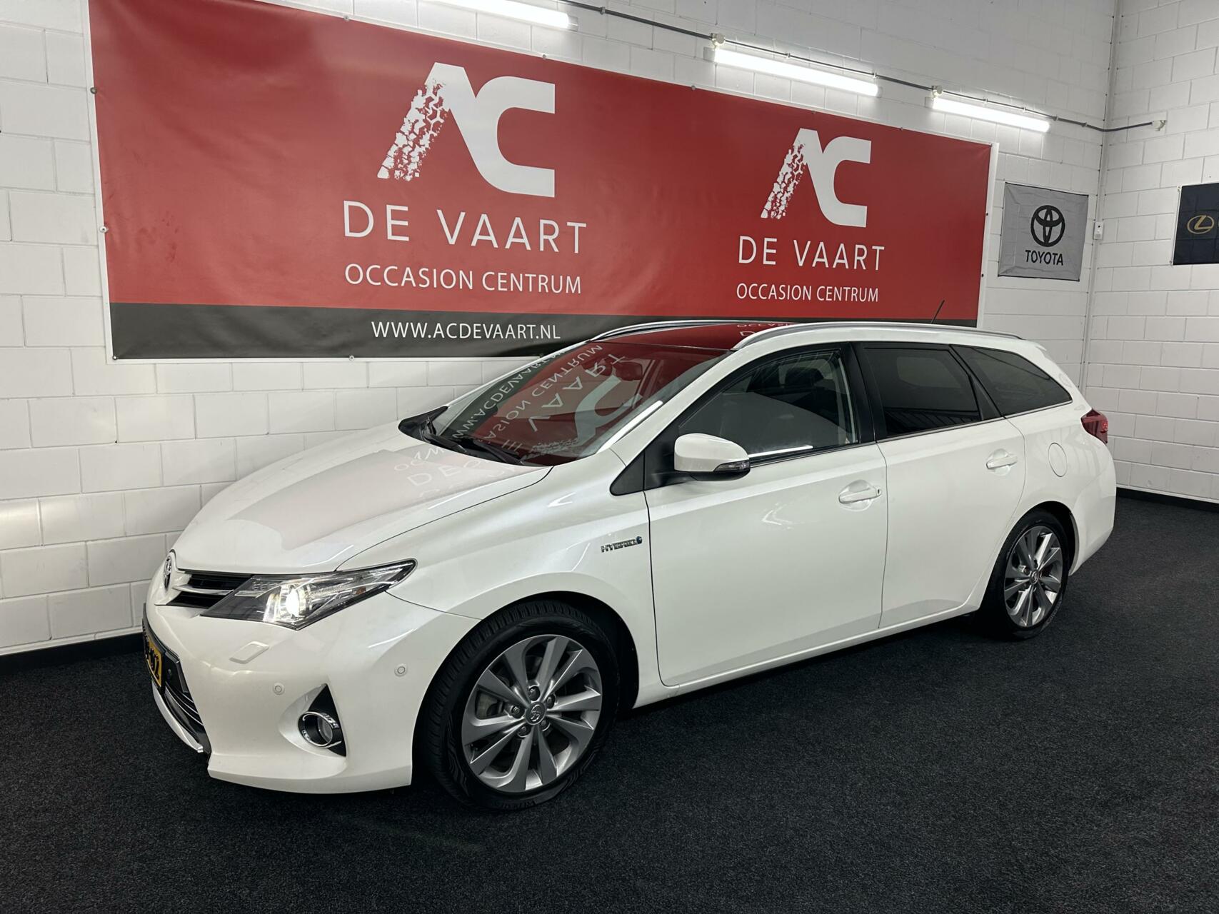 Toyota Auris 1.8 Hybrid Executive - VERKOCHT! 2013 - voorkant
