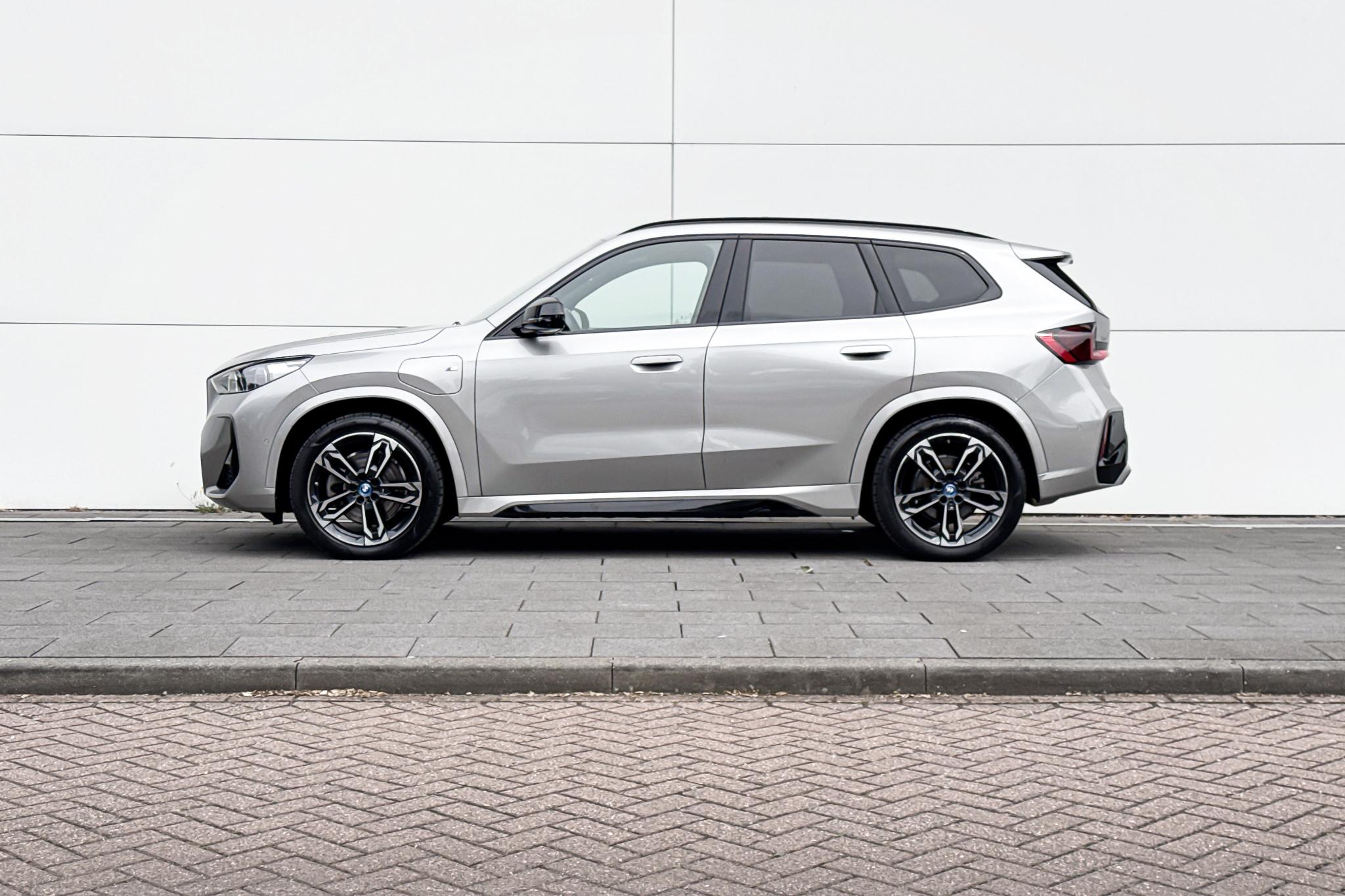 Foto van BMW X1 Xdrive25e