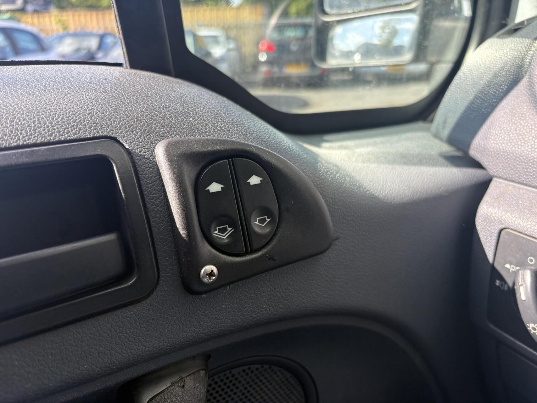 Foto van Ford Transit Connect T230l Van 90