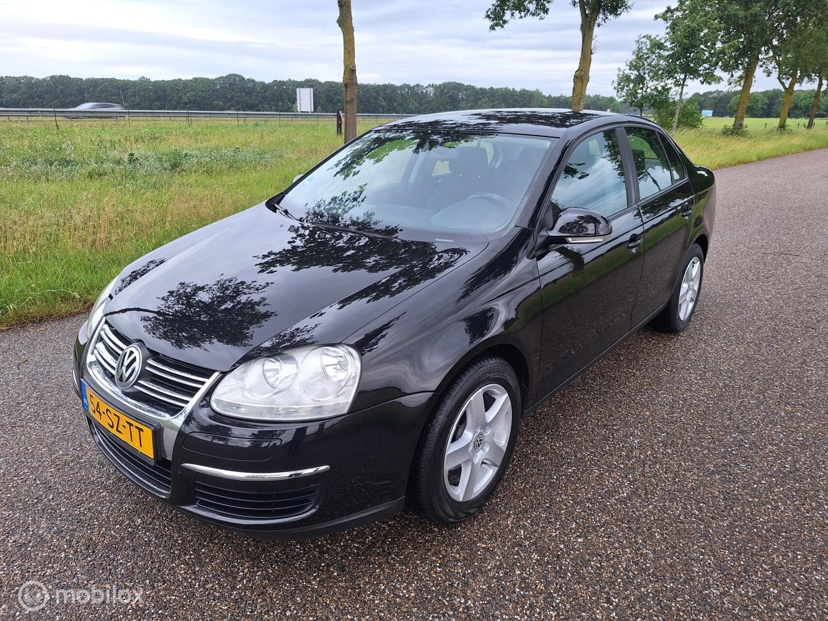 Volkswagen Jetta 1.6 FSI Trendline 2006 - voorkant