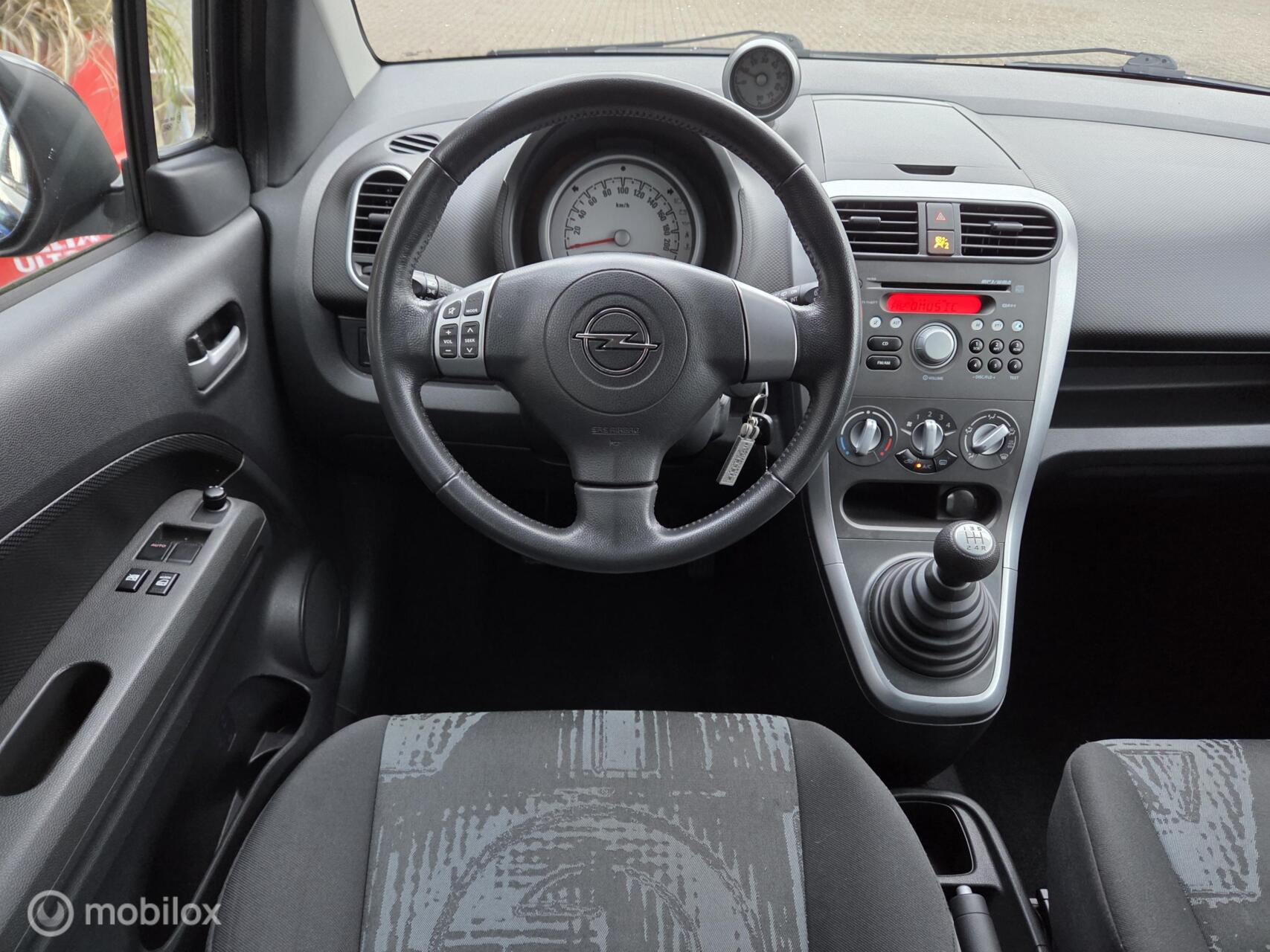 Foto van Opel Agila