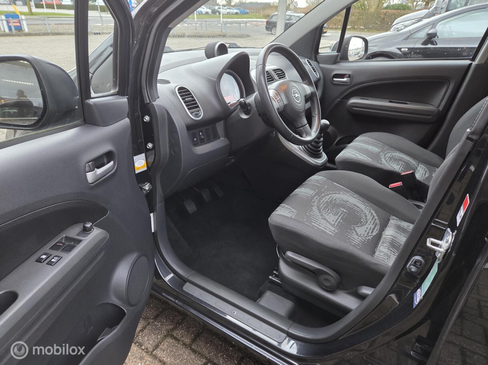 Foto van Opel Agila